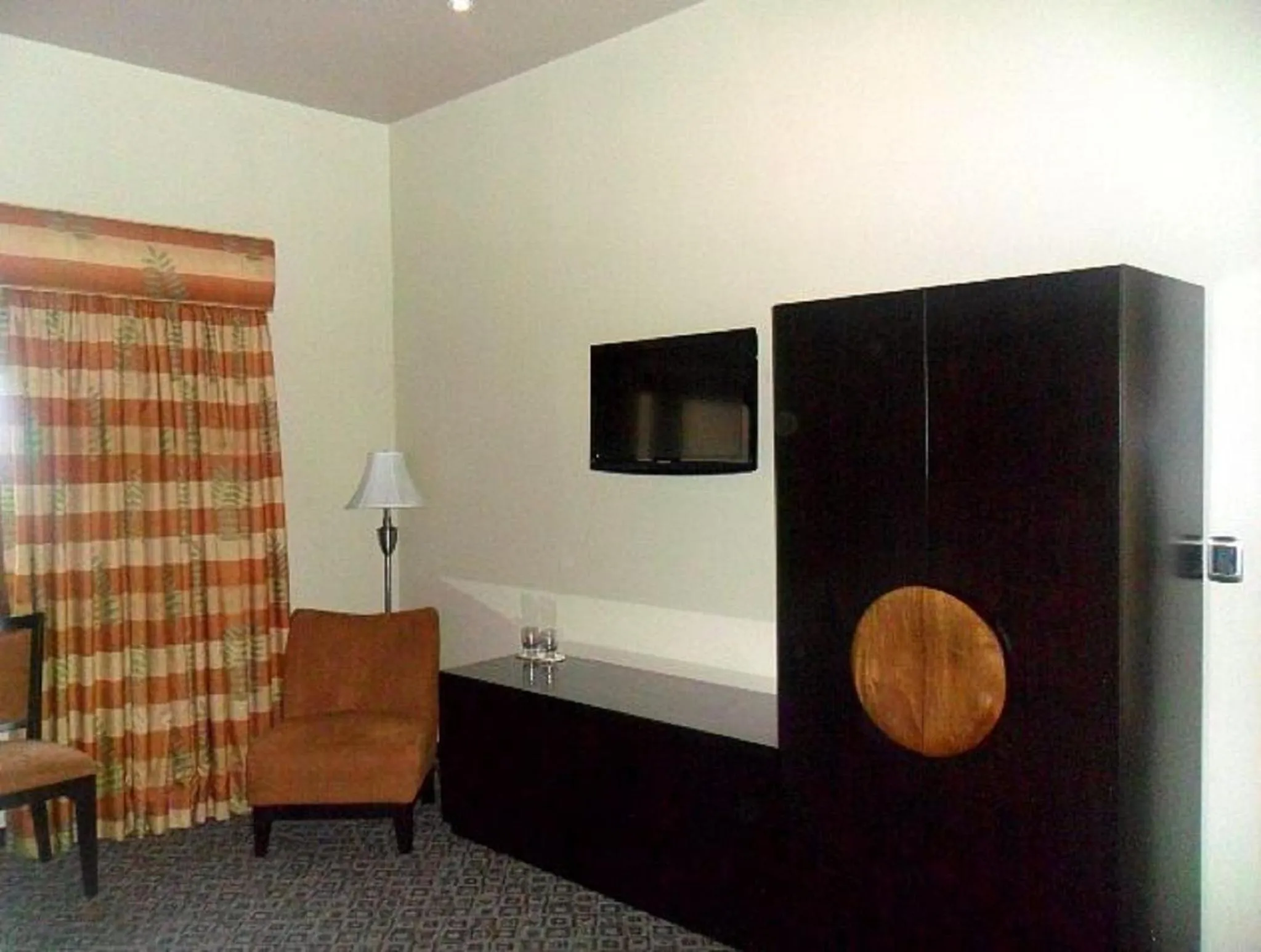 Bedroom in Hotel 1915 INN & SUITES