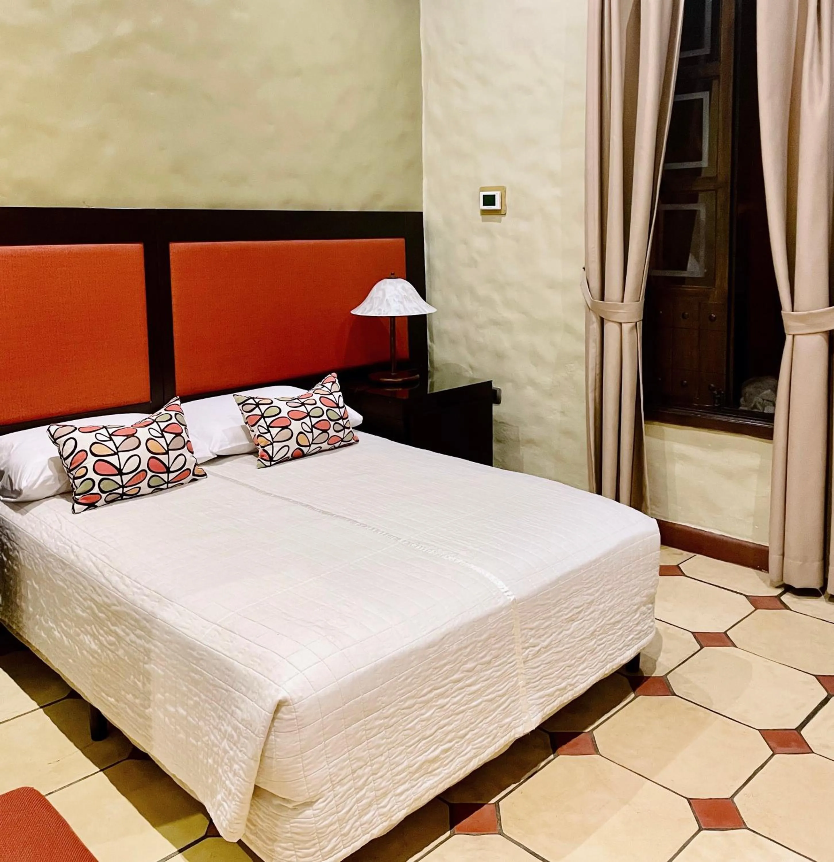 Bedroom, Bed in Hotel 1915 INN & SUITES