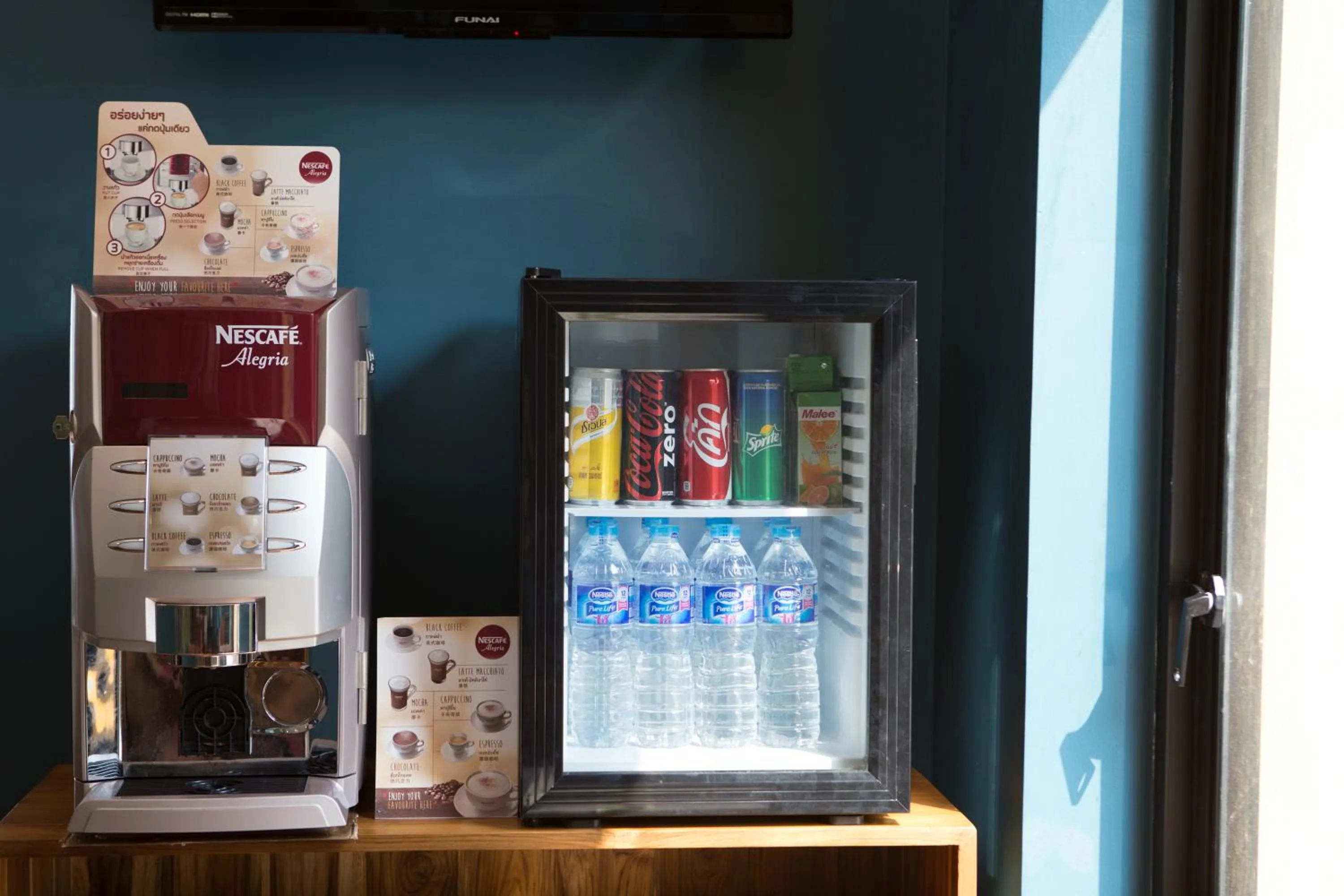 Non alcoholic drinks in Nine Design Place