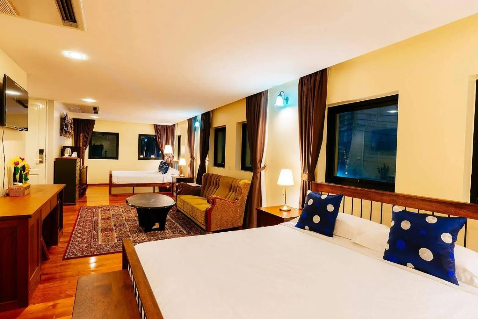 Other, Bed in Nine Design Place