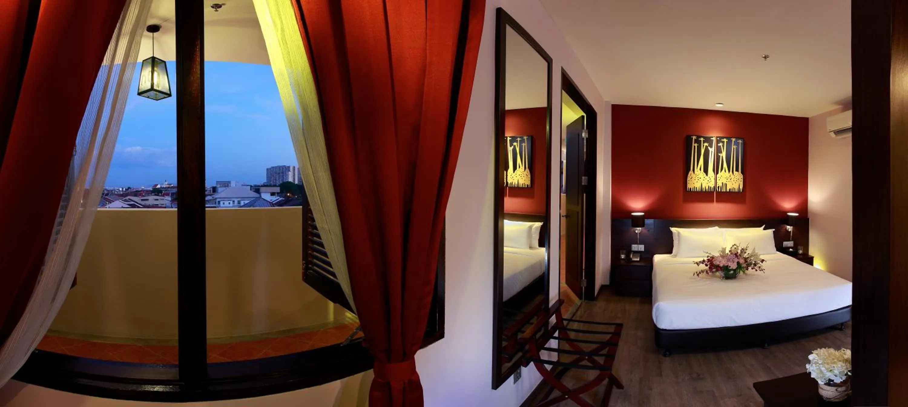 Photo of the whole room, Bed in Kimberley Hotel Georgetown