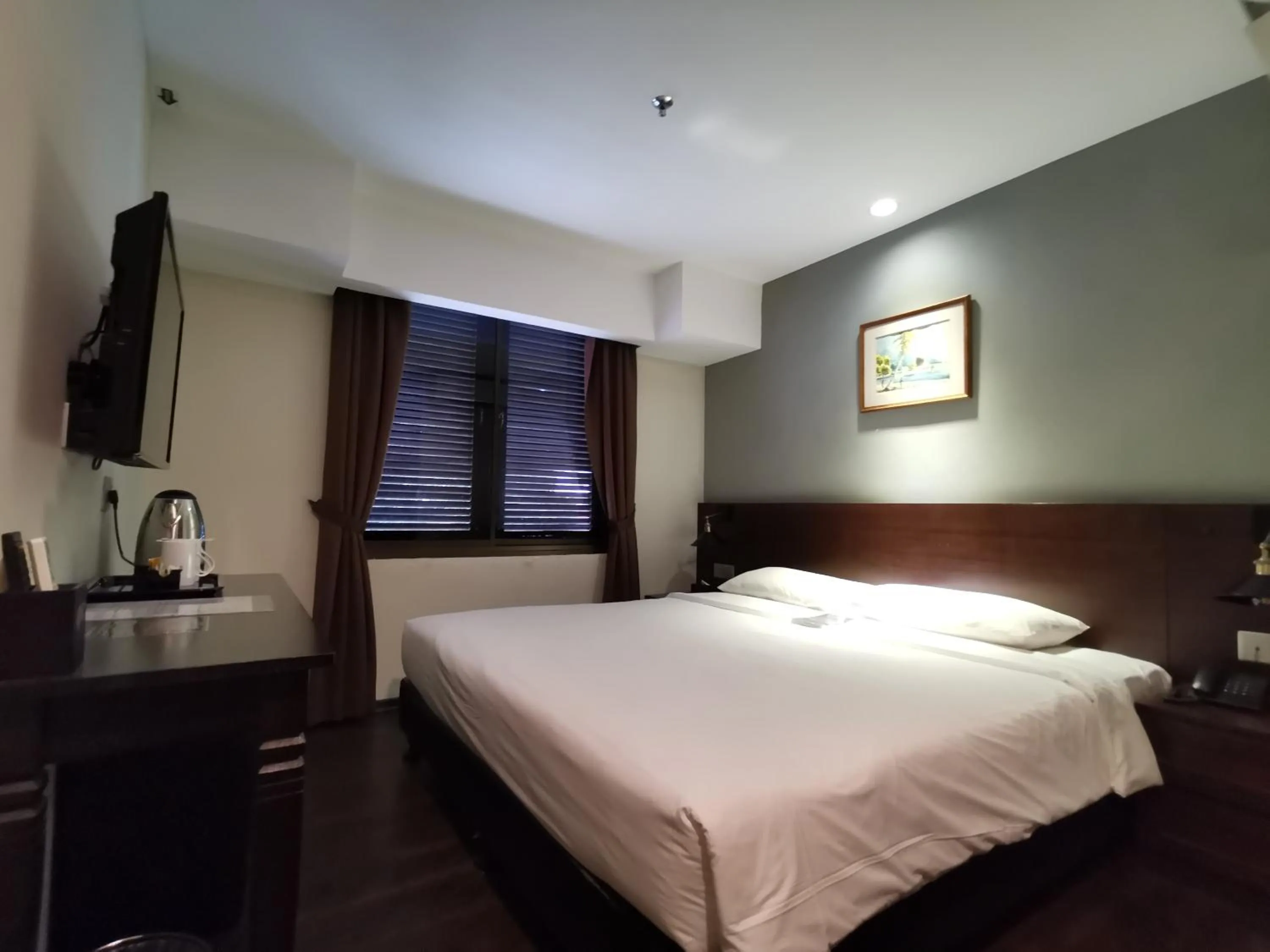 Photo of the whole room, Bed in Kimberley Hotel Georgetown