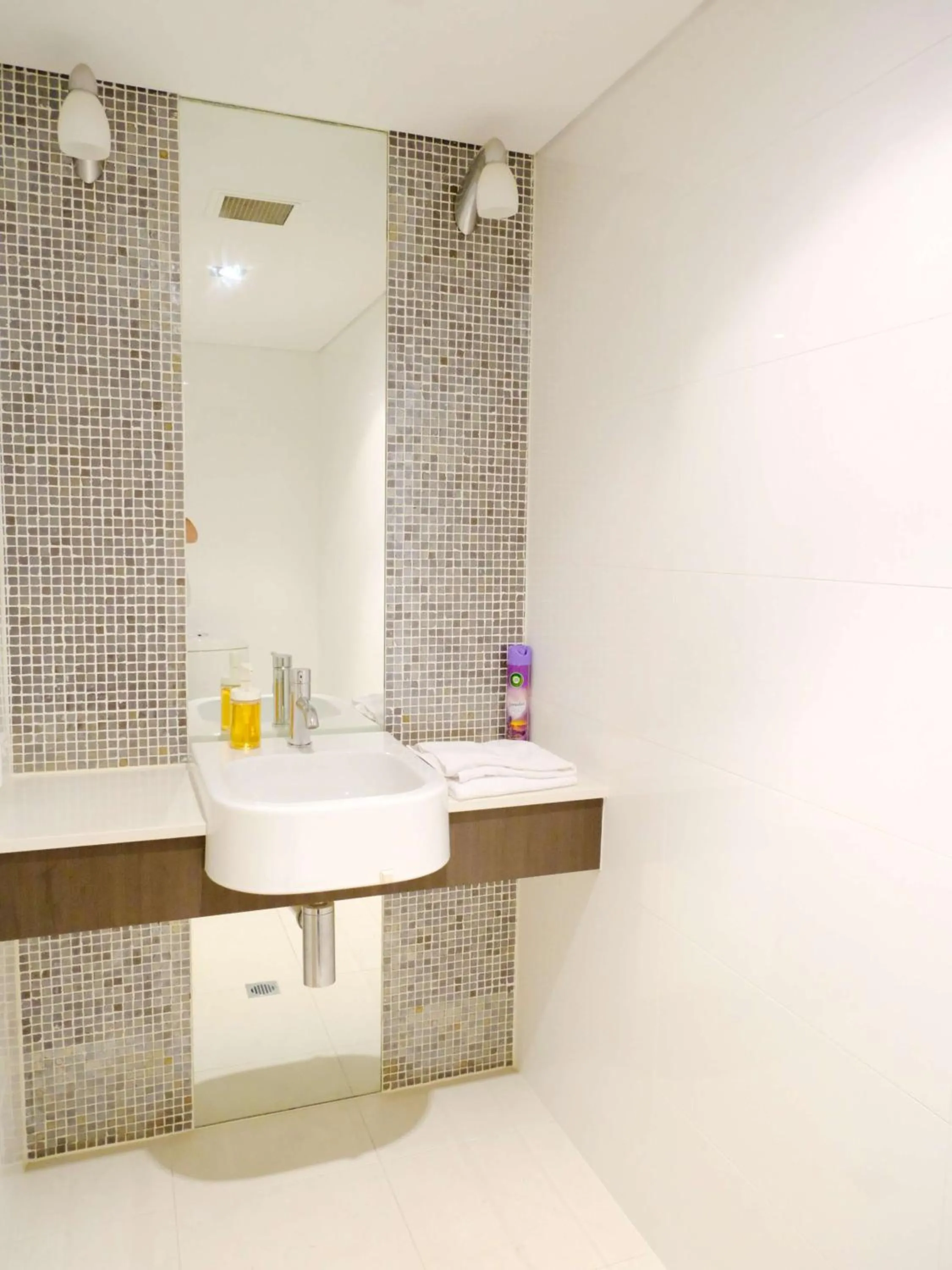 Bathroom in Gallery Serviced Apartments