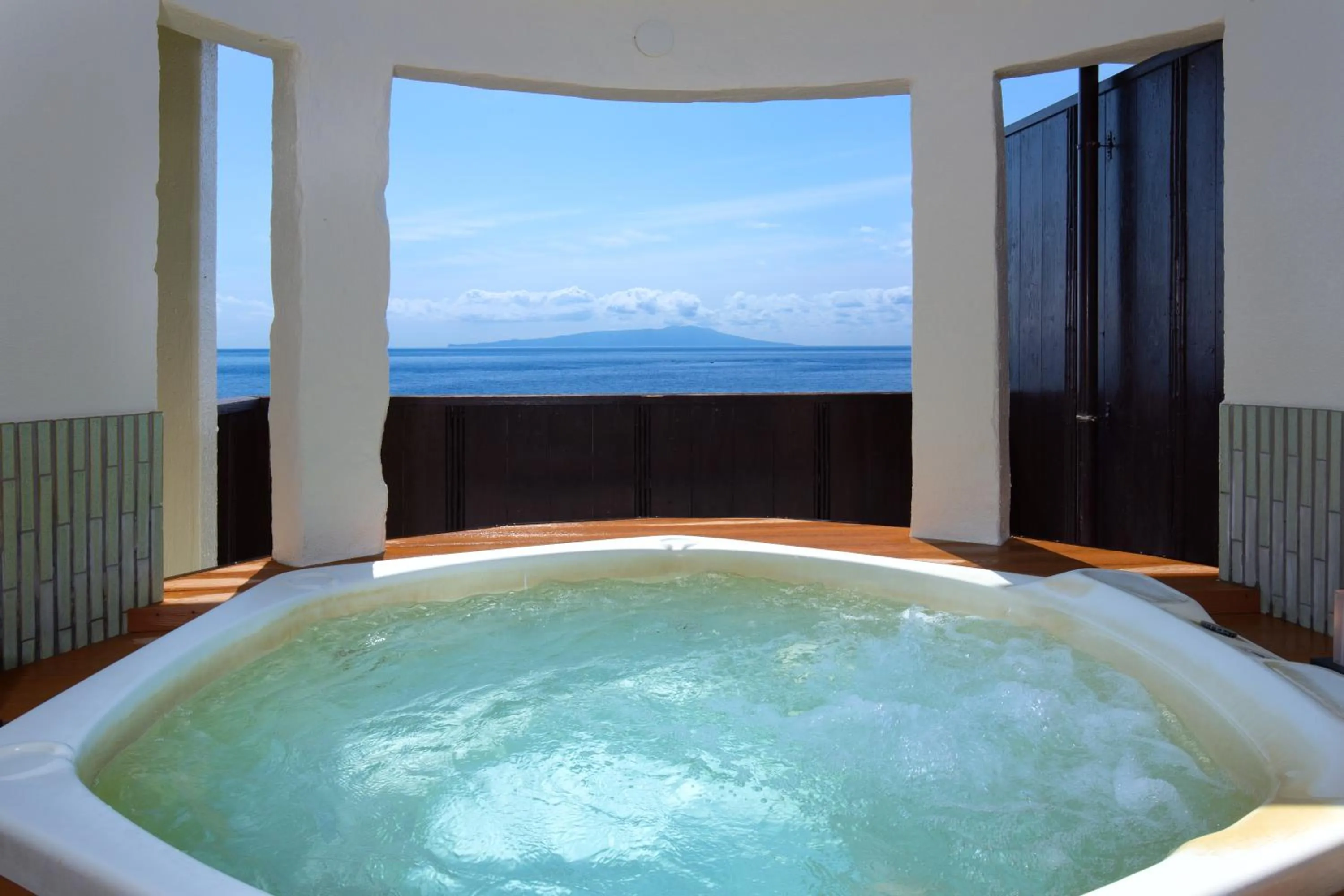 Hot Spring Bath in Tsuruya Kisshotei