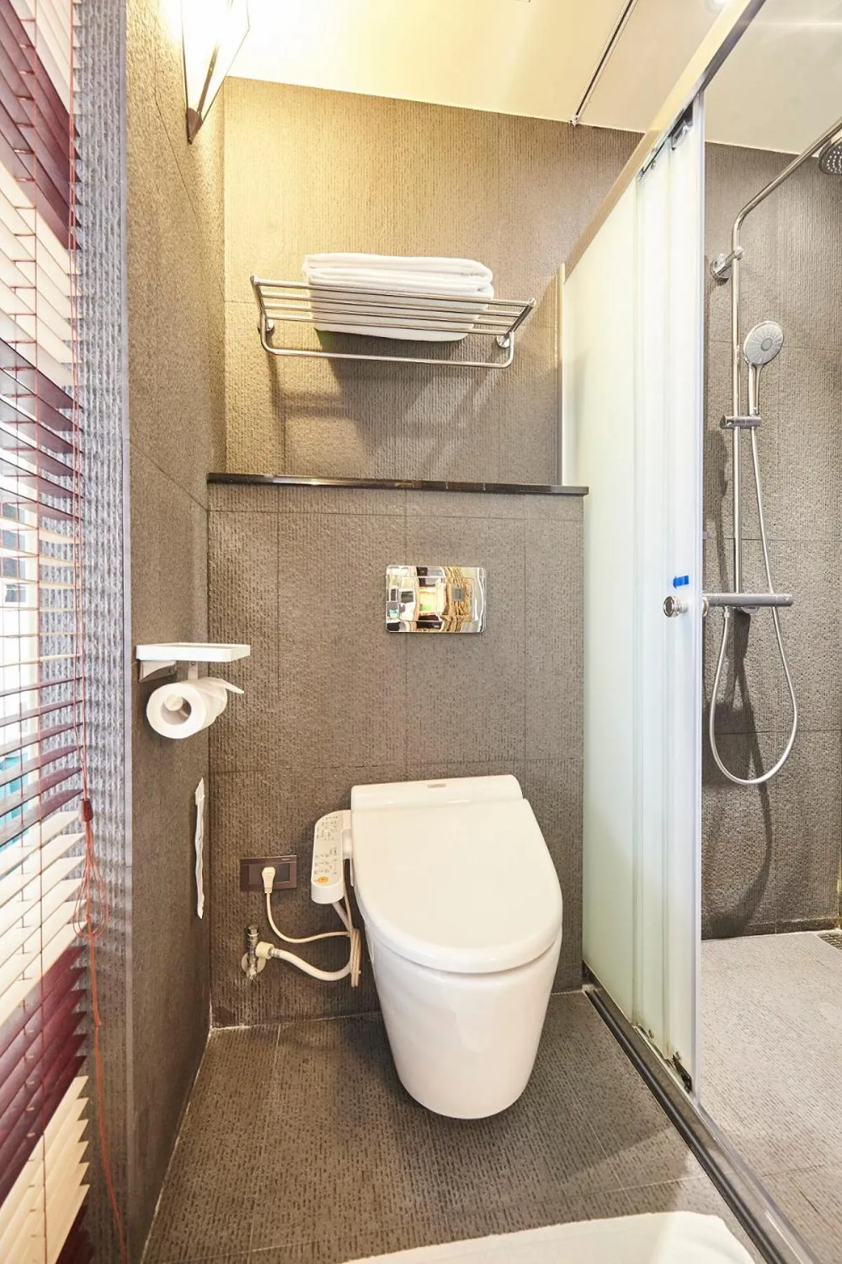 Shower in Lacle Hotel-Luzhou Taipei