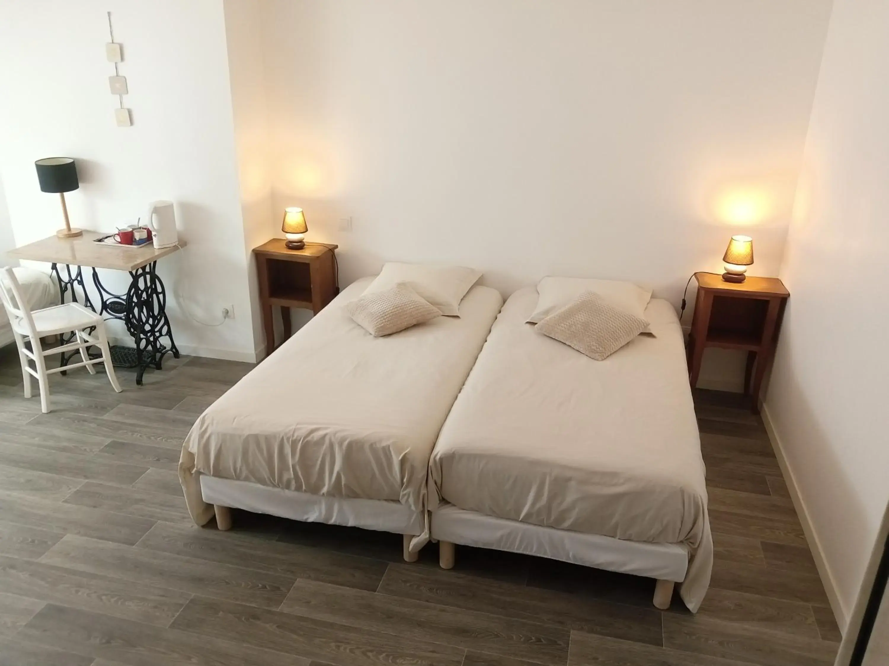 Twin Room in Les Charmilles Twin Room in Les Charmilles