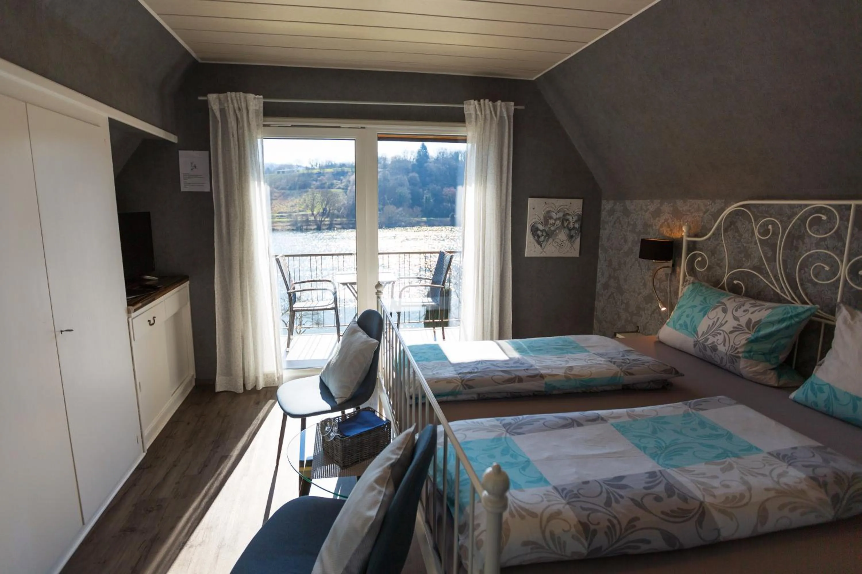 Photo of the whole room, Bed in Der Weinladen