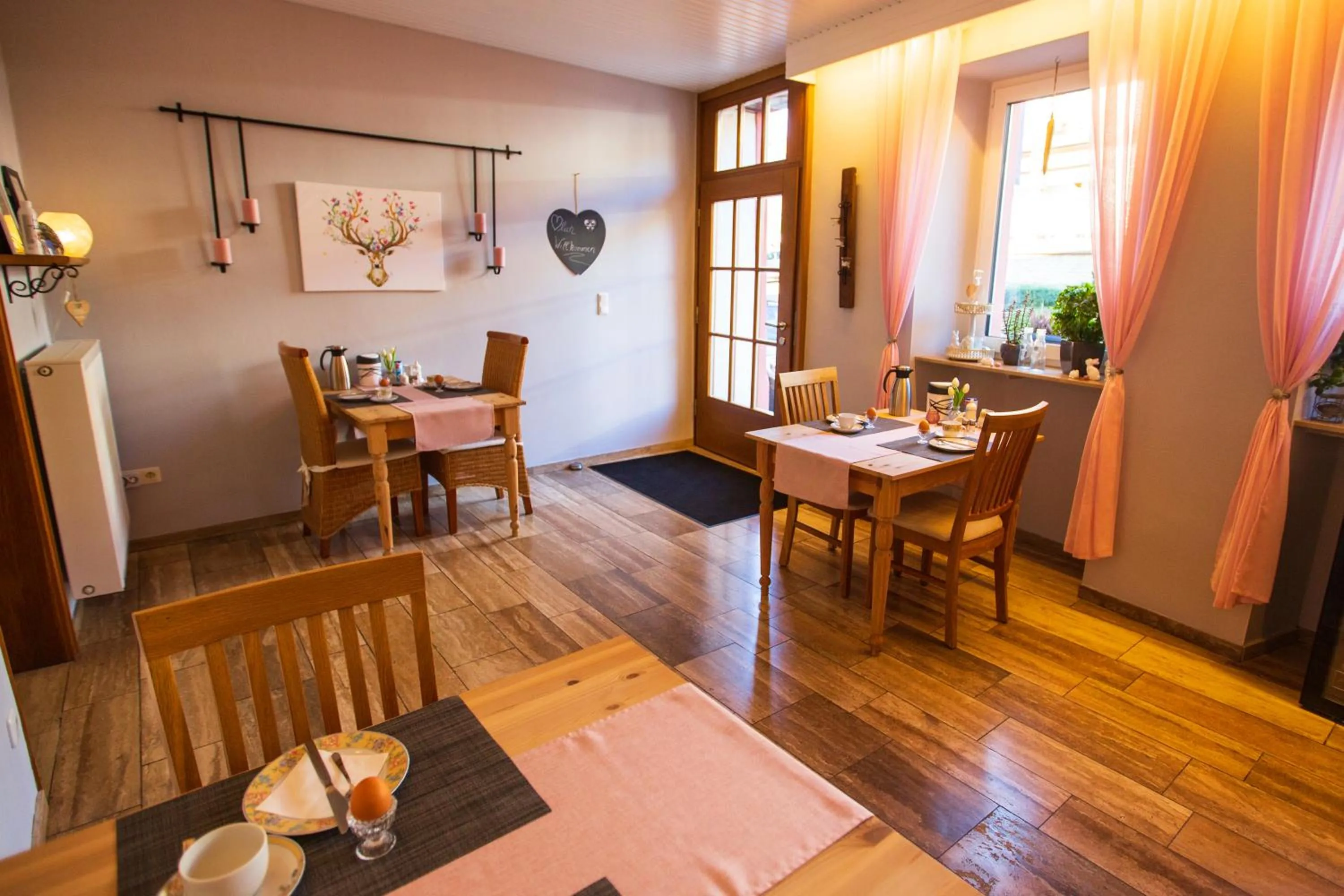 Breakfast in Der Weinladen