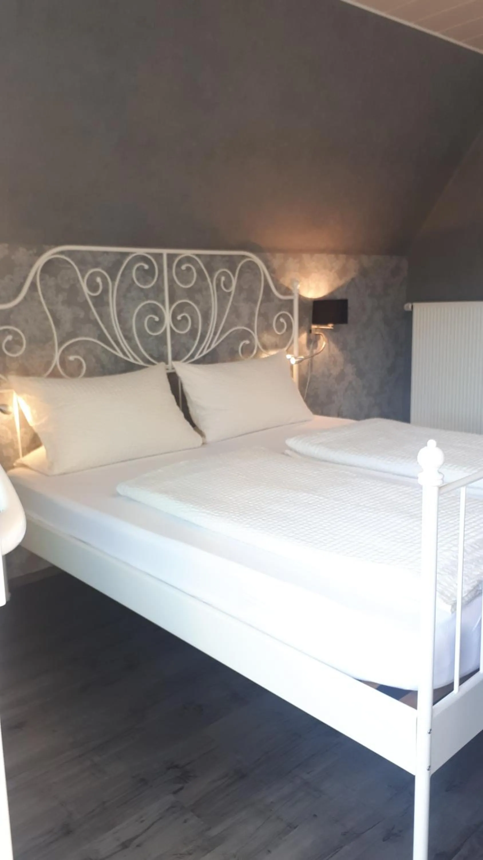 Bed in Der Weinladen