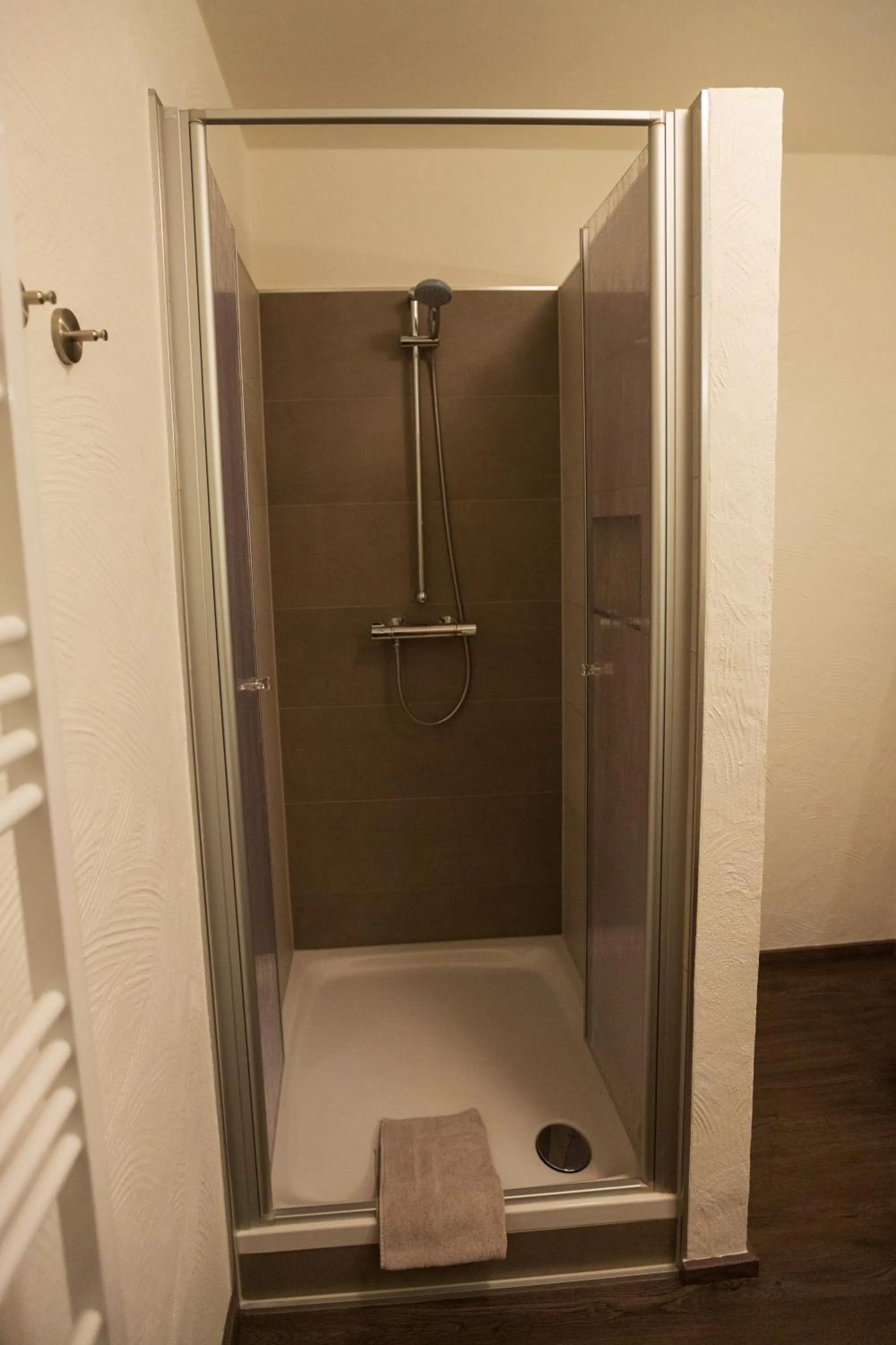 Shower in Der Weinladen