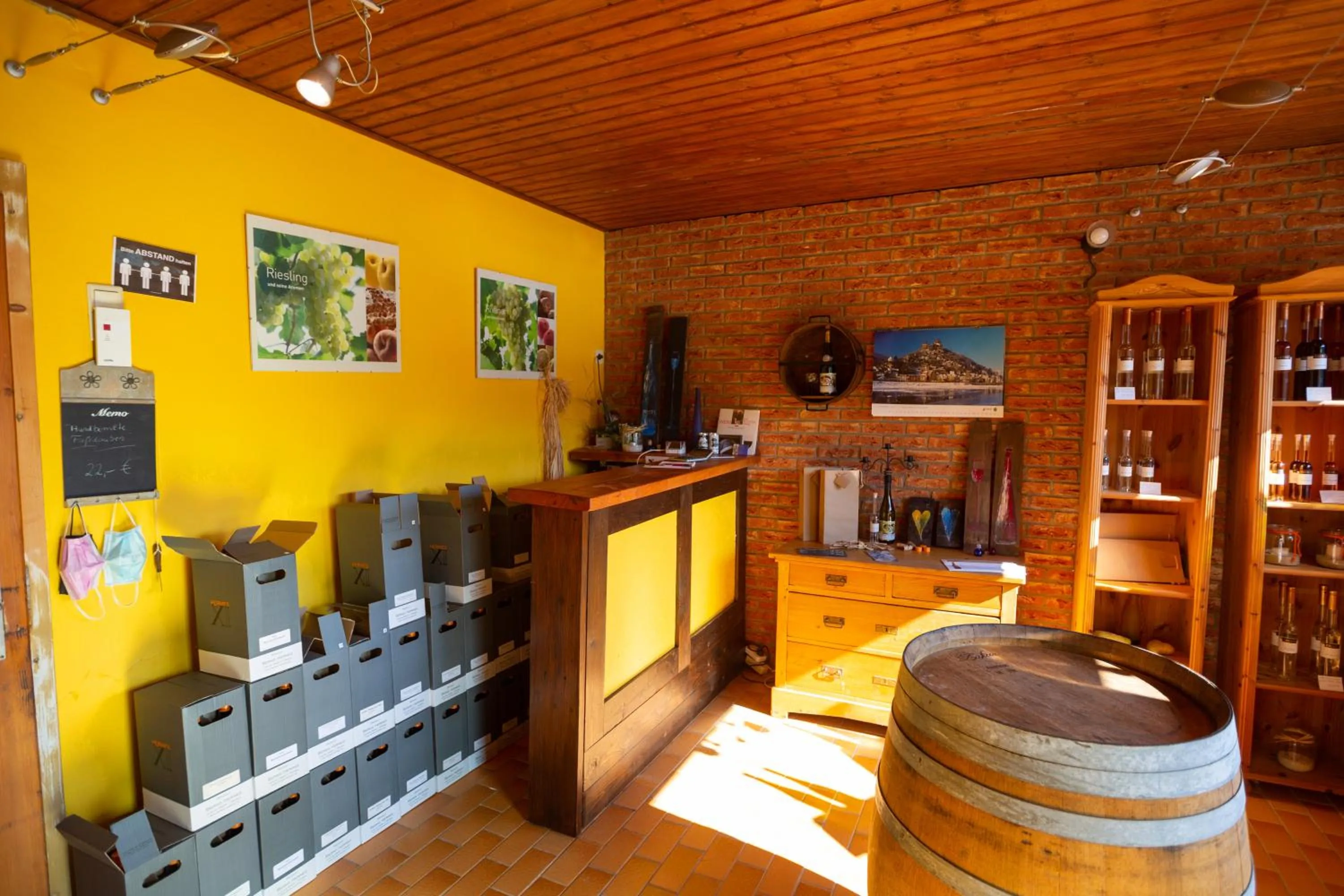 Shopping Area in Der Weinladen