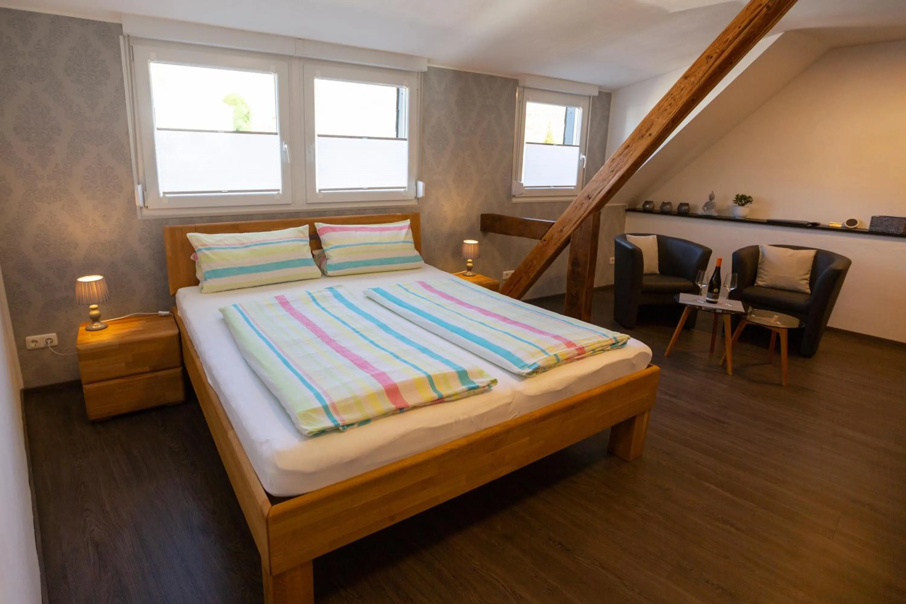 Photo of the whole room, Bed in Der Weinladen