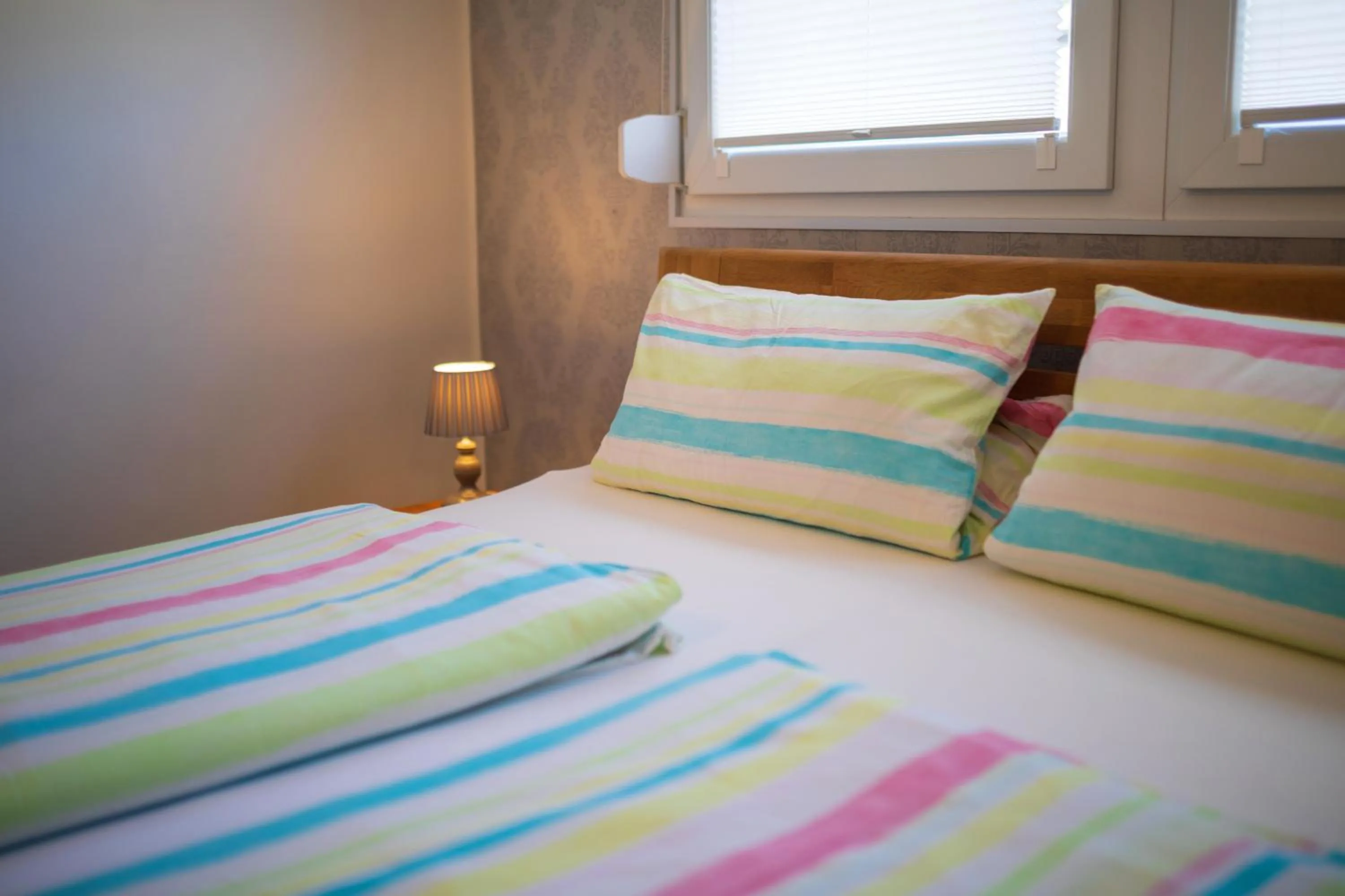 Photo of the whole room, Bed in Der Weinladen