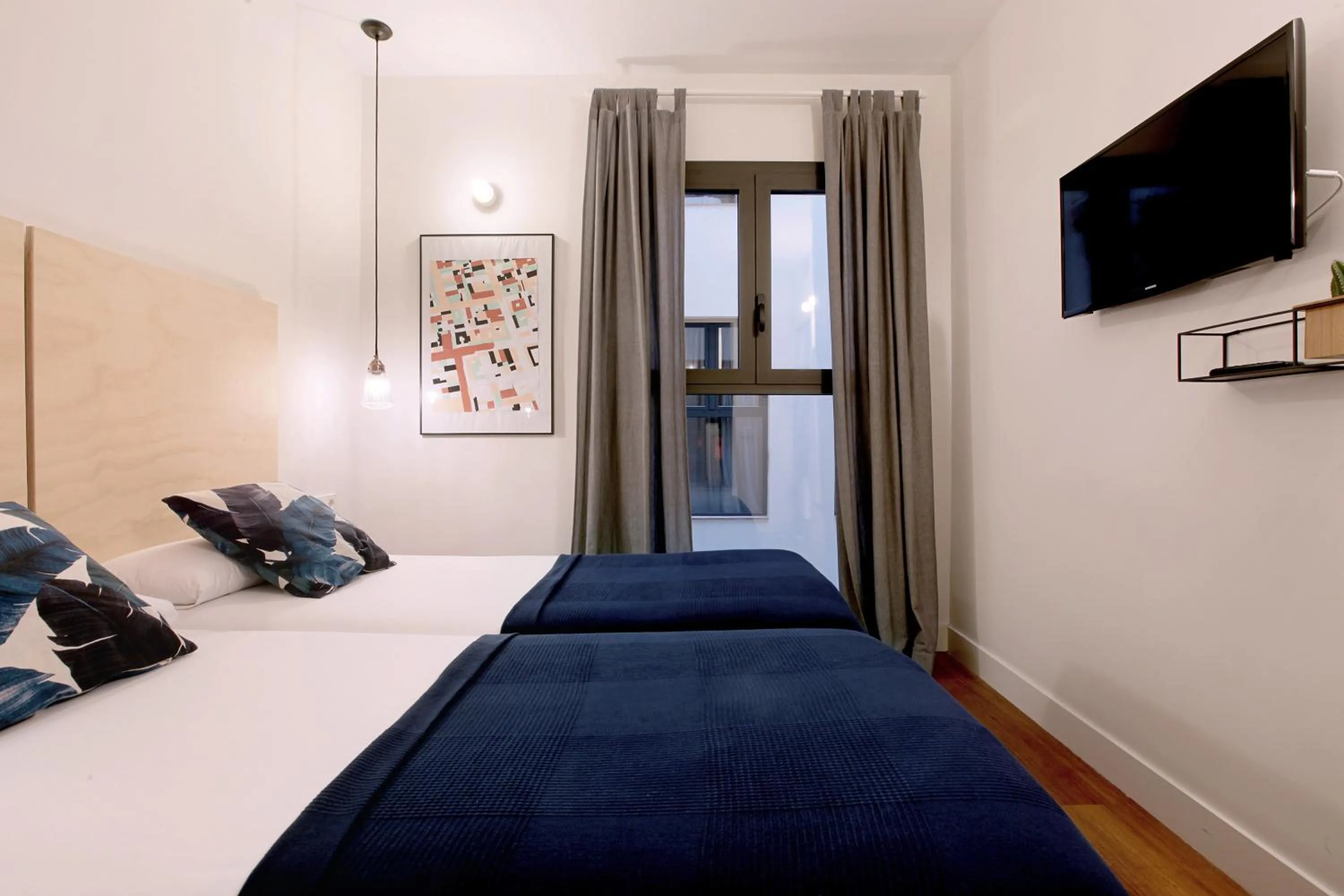 Photo of the whole room, Bed in Magatzem 128