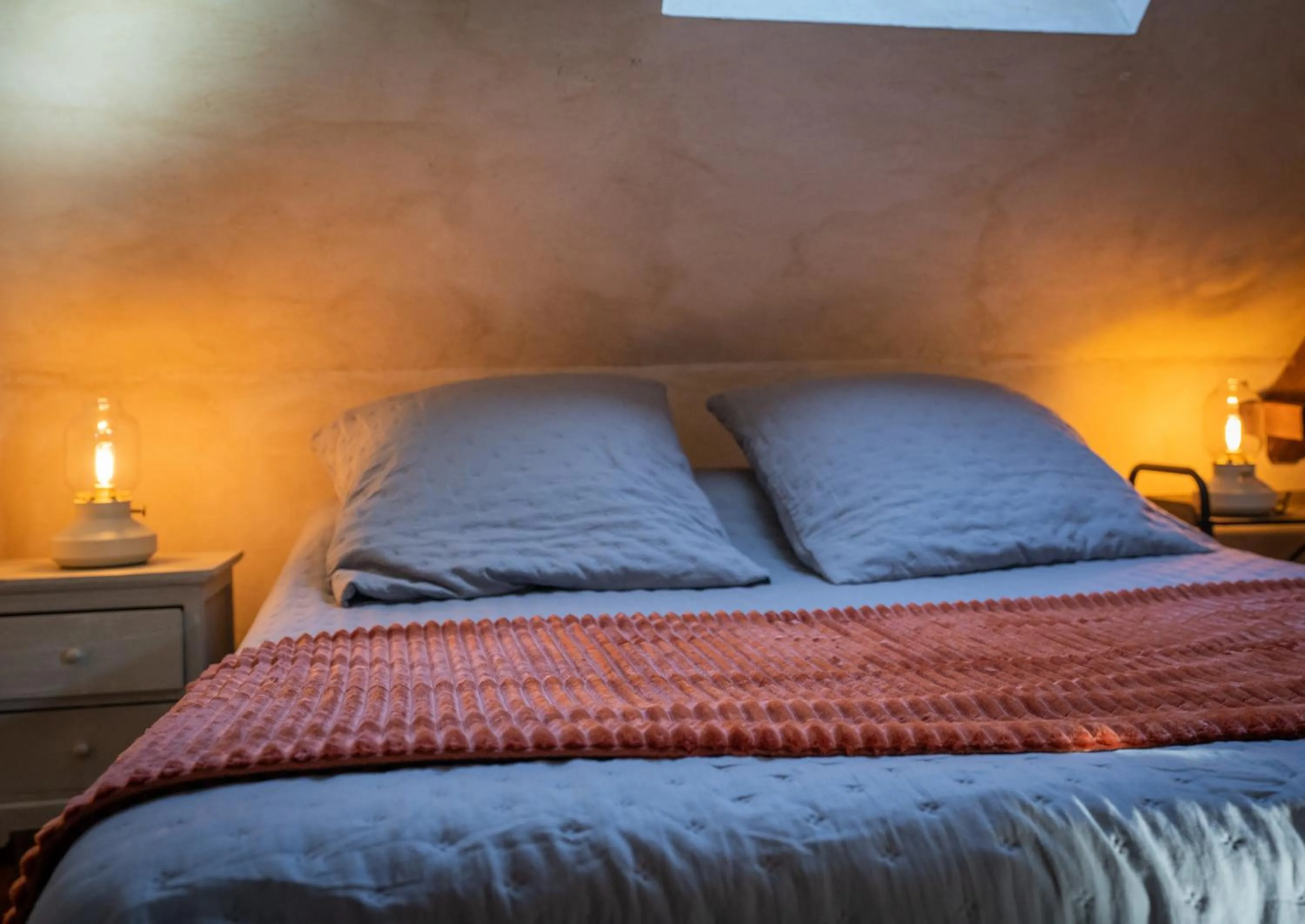 Bed in Chambres Du Marais