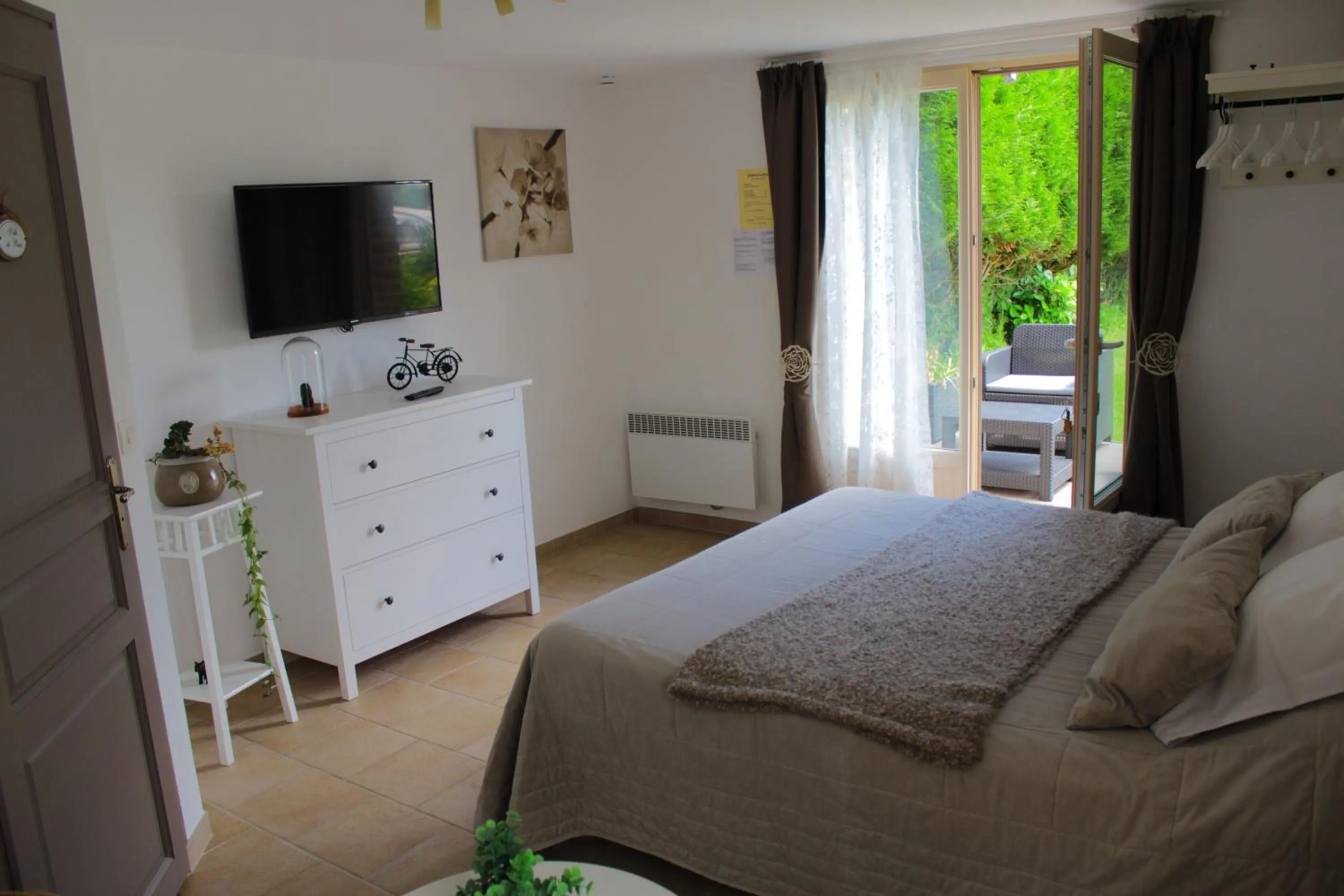 Bed in Chambres Du Marais