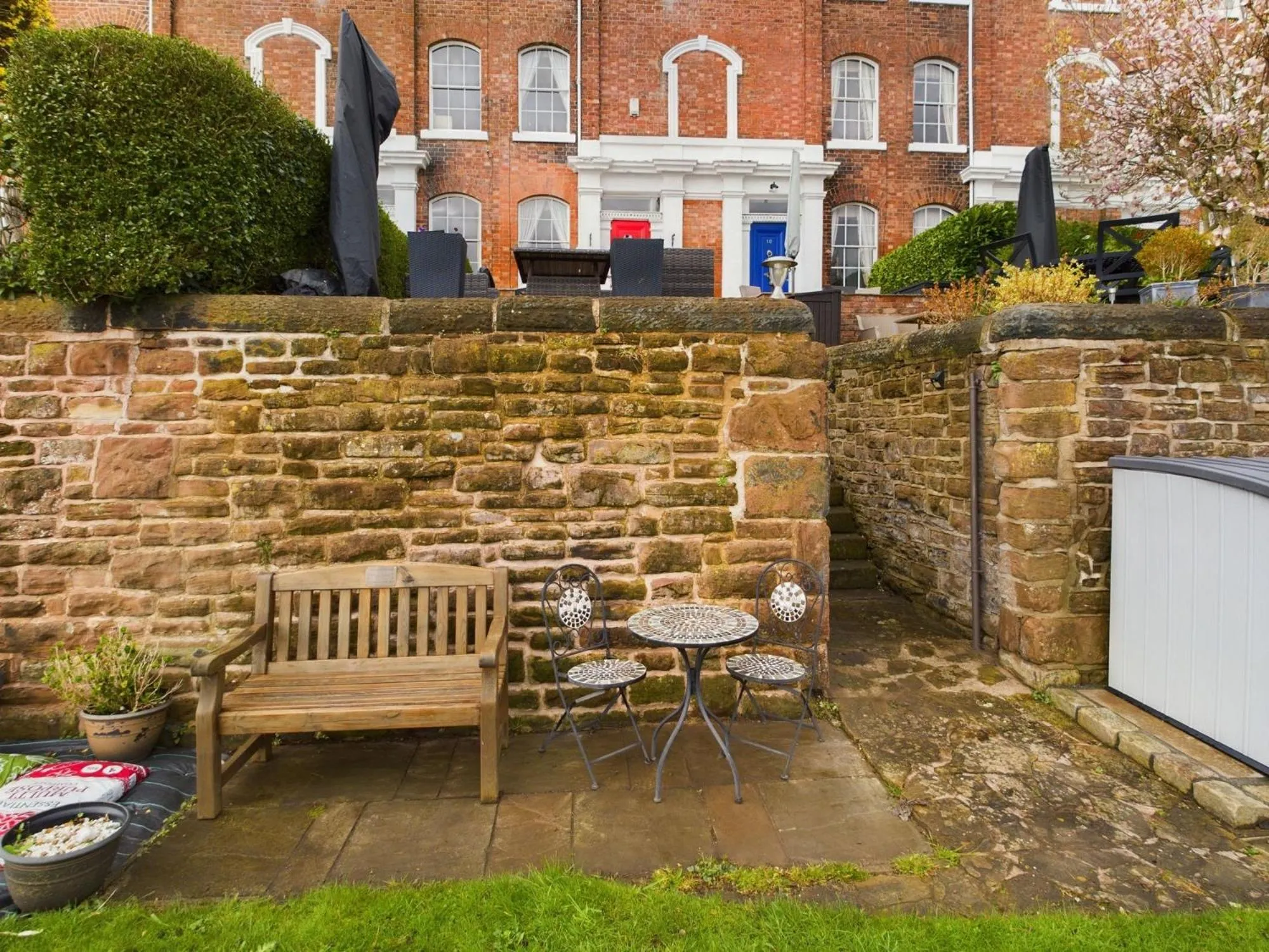 Property building in Rondeva