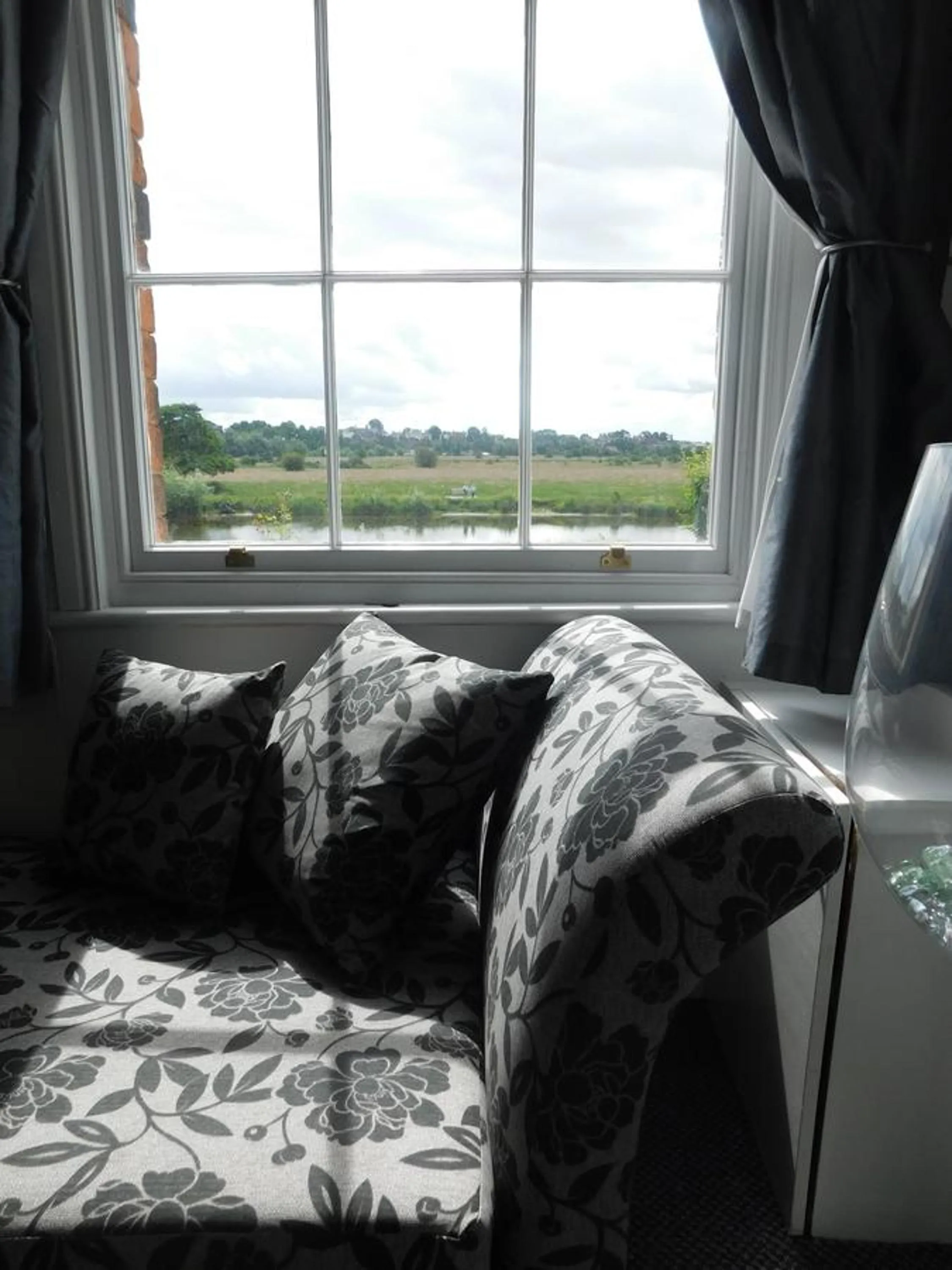 Garden view, Bed in Rondeva