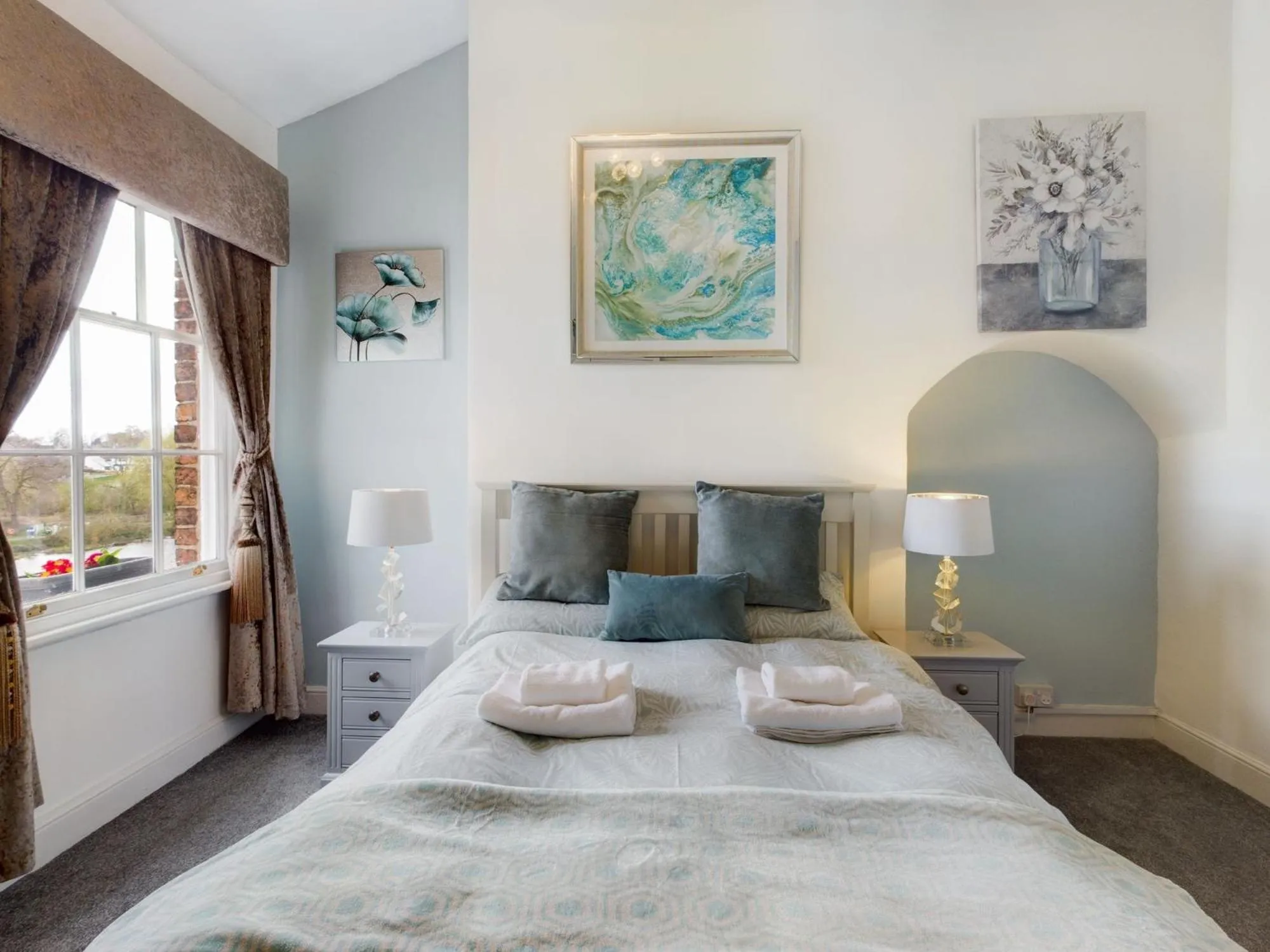 Photo of the whole room, Bed in Rondeva