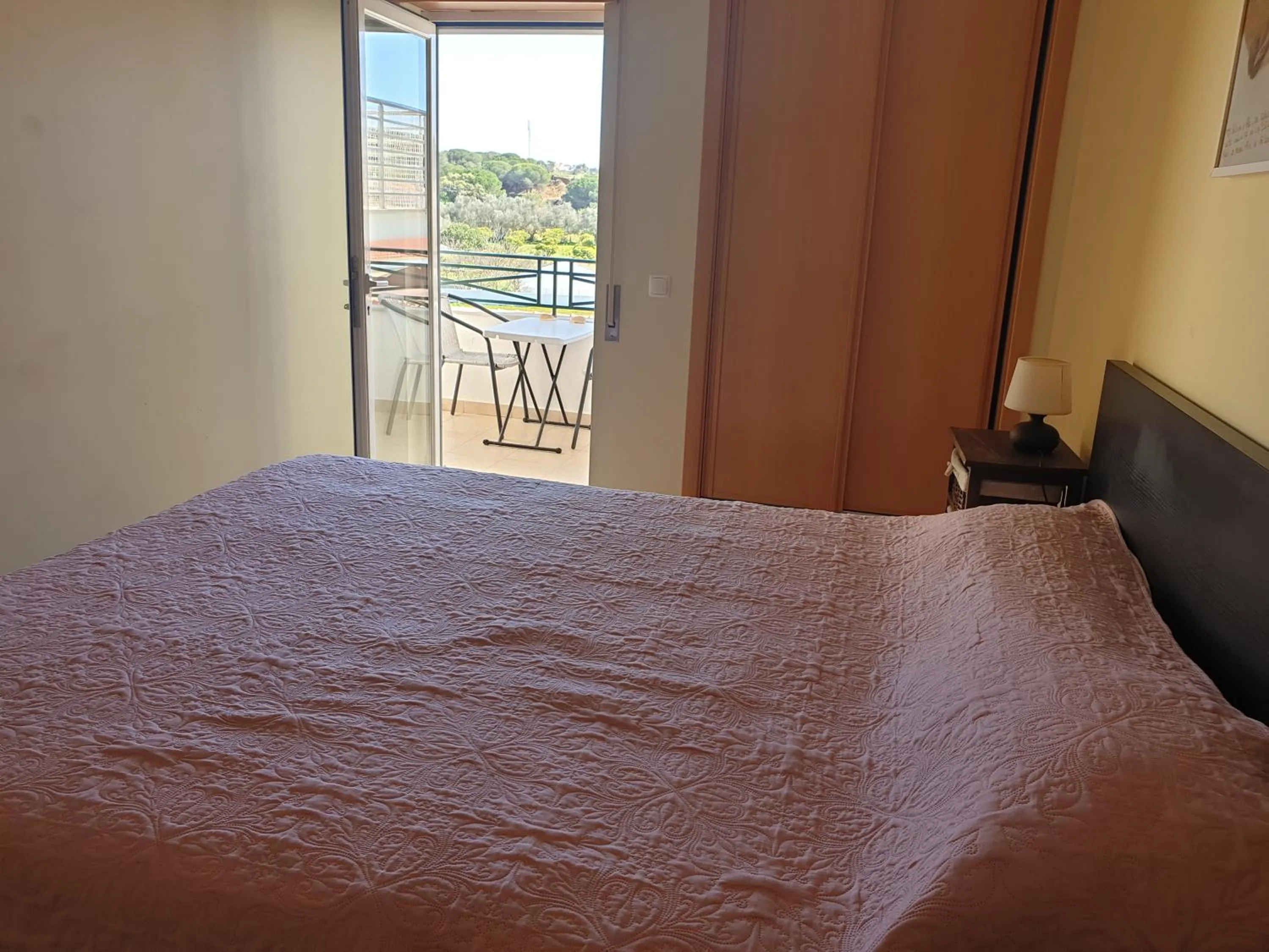 Bed in Albufeira Falesia Beach Apartment