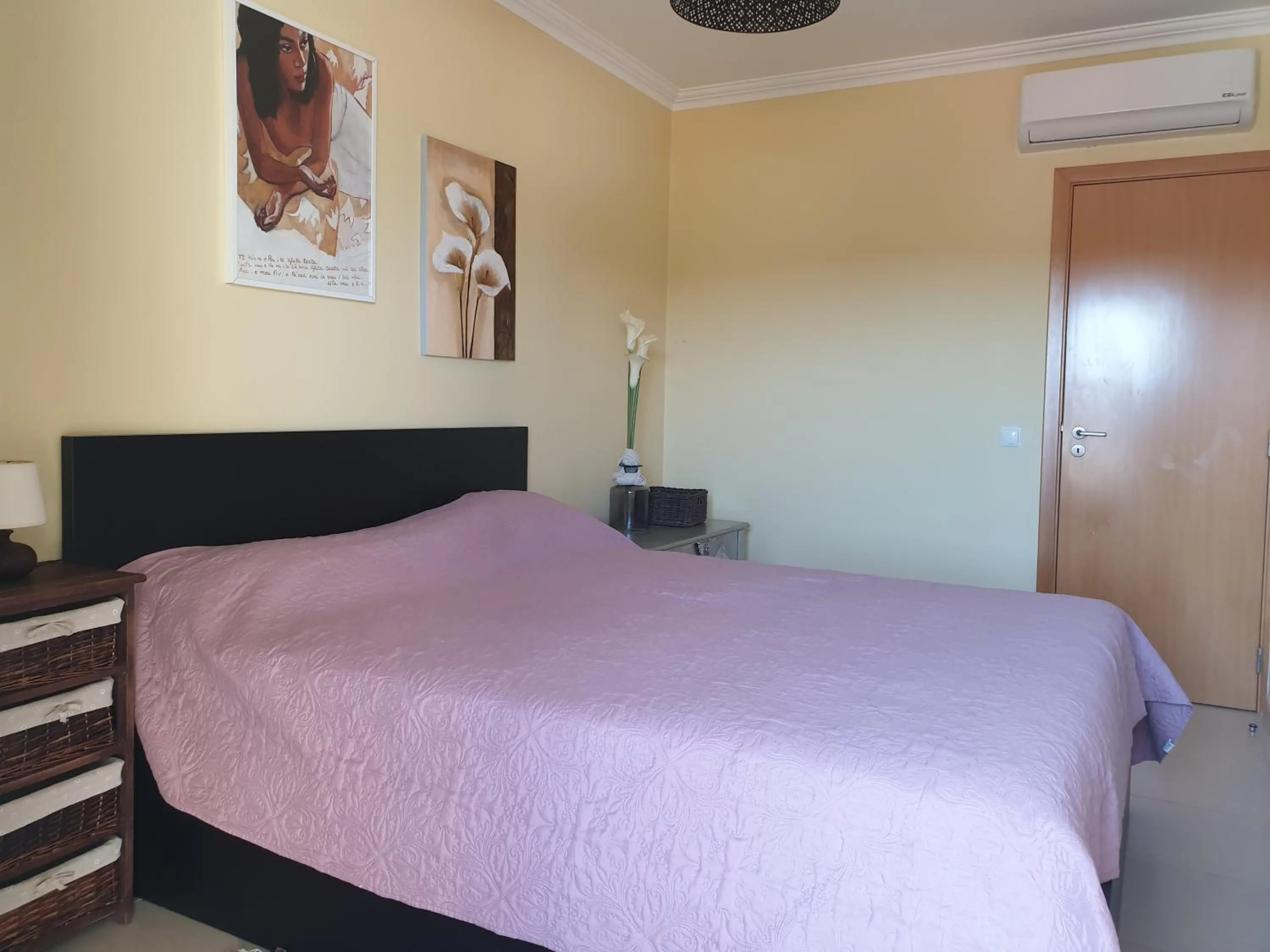 Bed in Albufeira Falesia Beach Apartment