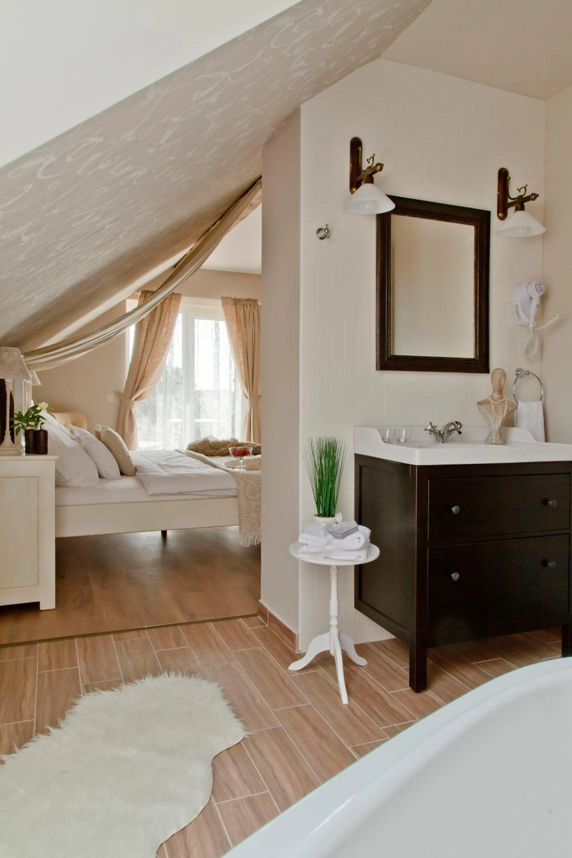 Bathroom, Bed in Barackvirág Apartmanház