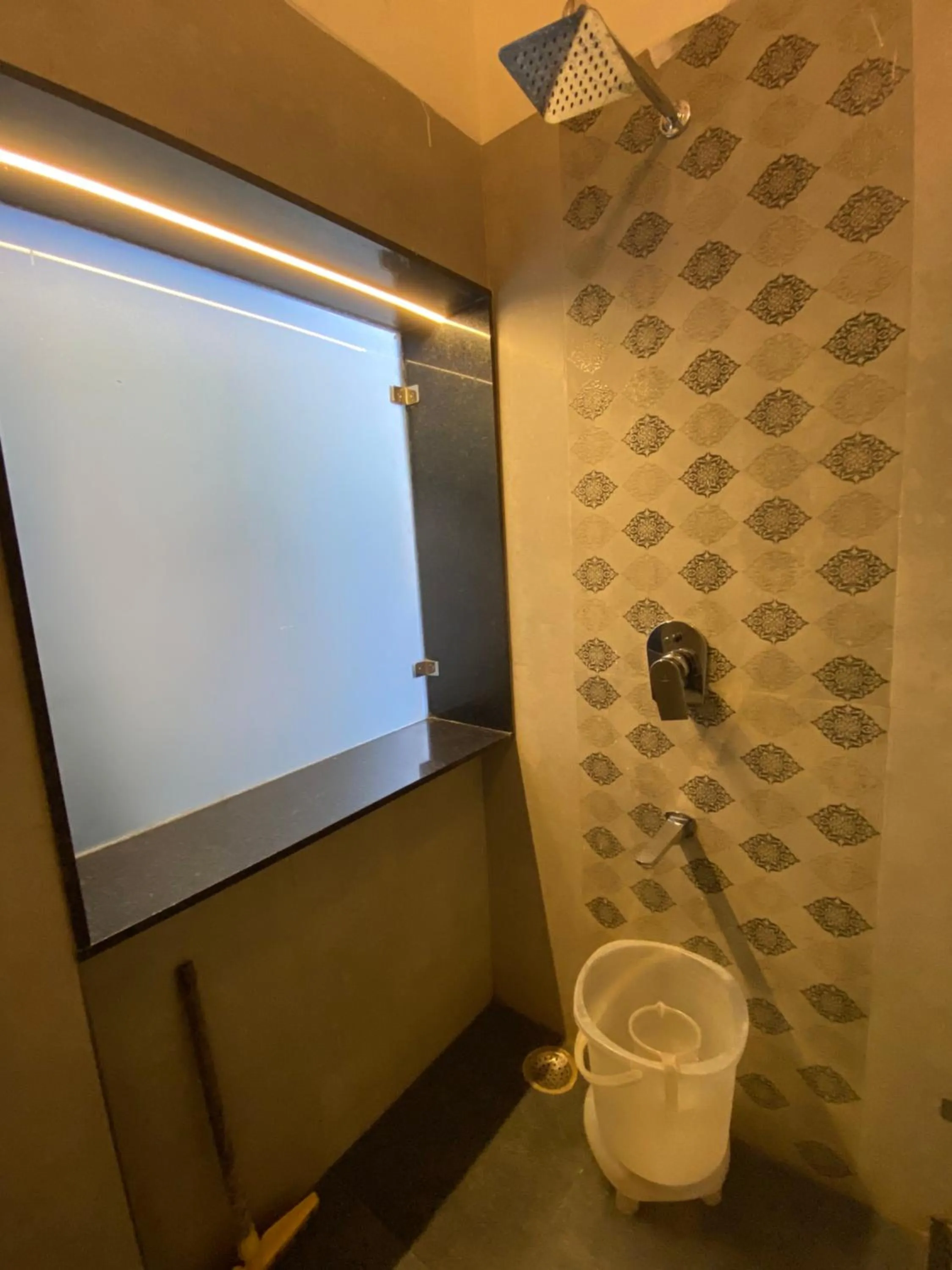 Shower in Chitra Katha - A Story Per Stay