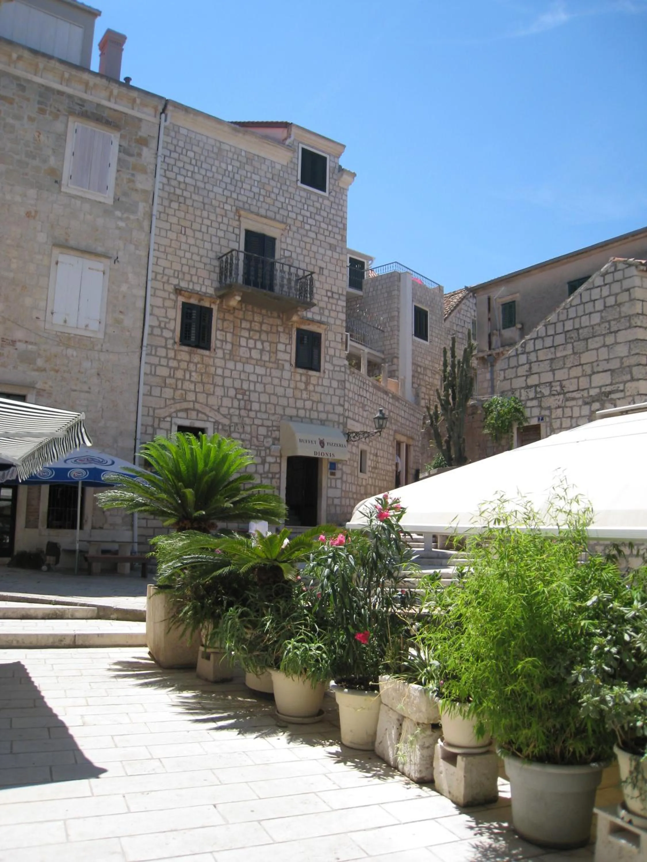 Property building in Apartment "Kod None"