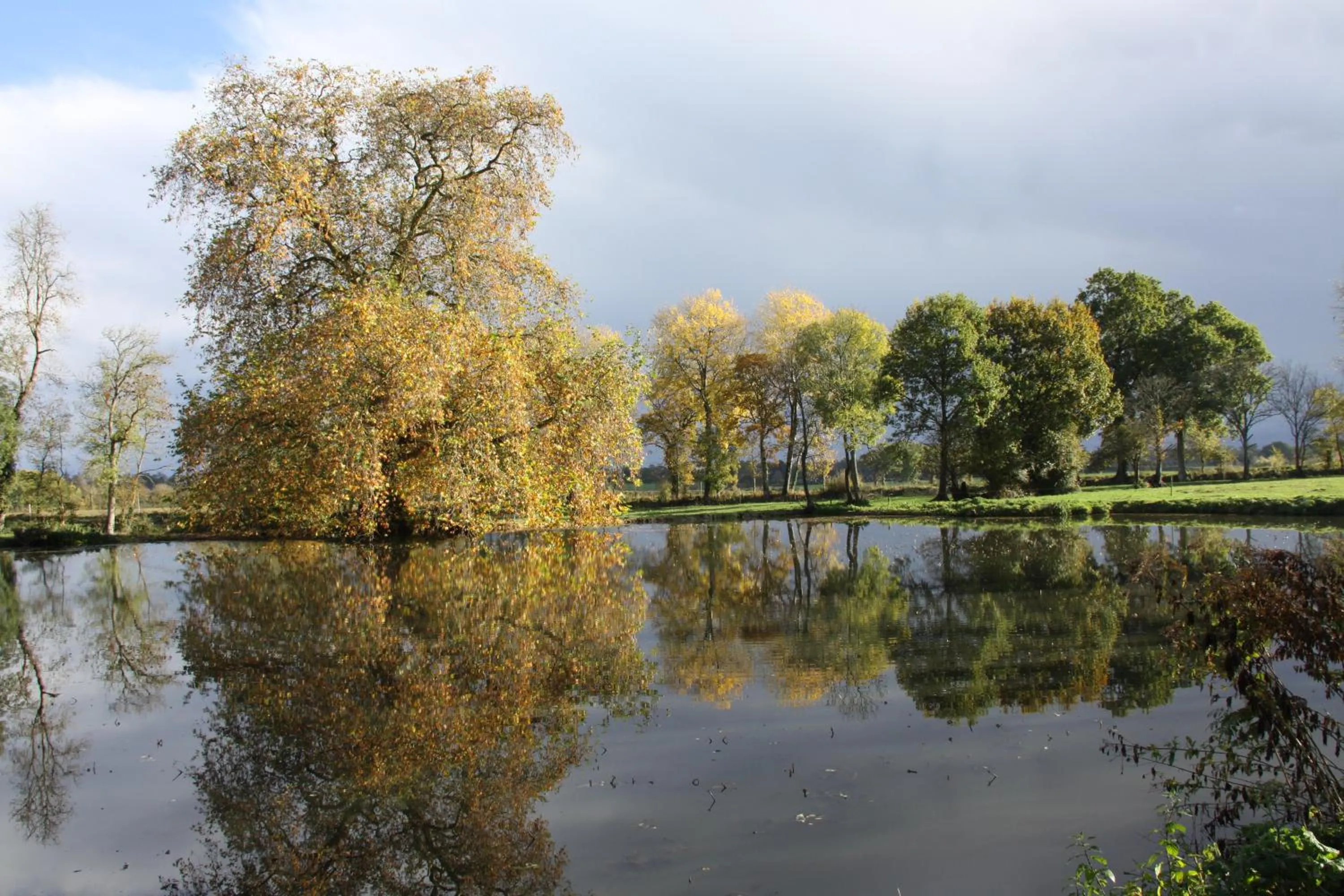 Autumn in Chateau de Vouilly