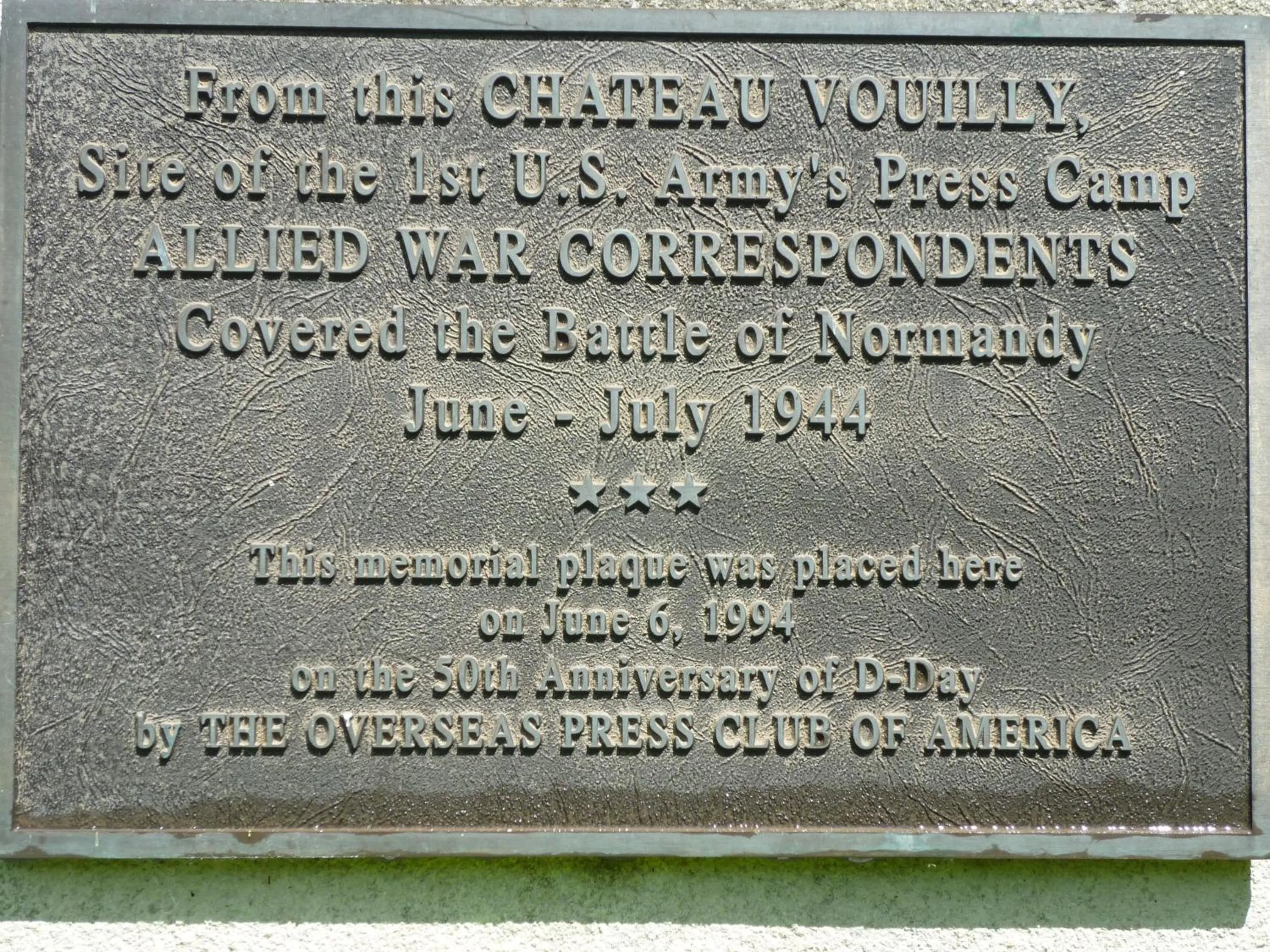 Text overlay in Chateau de Vouilly