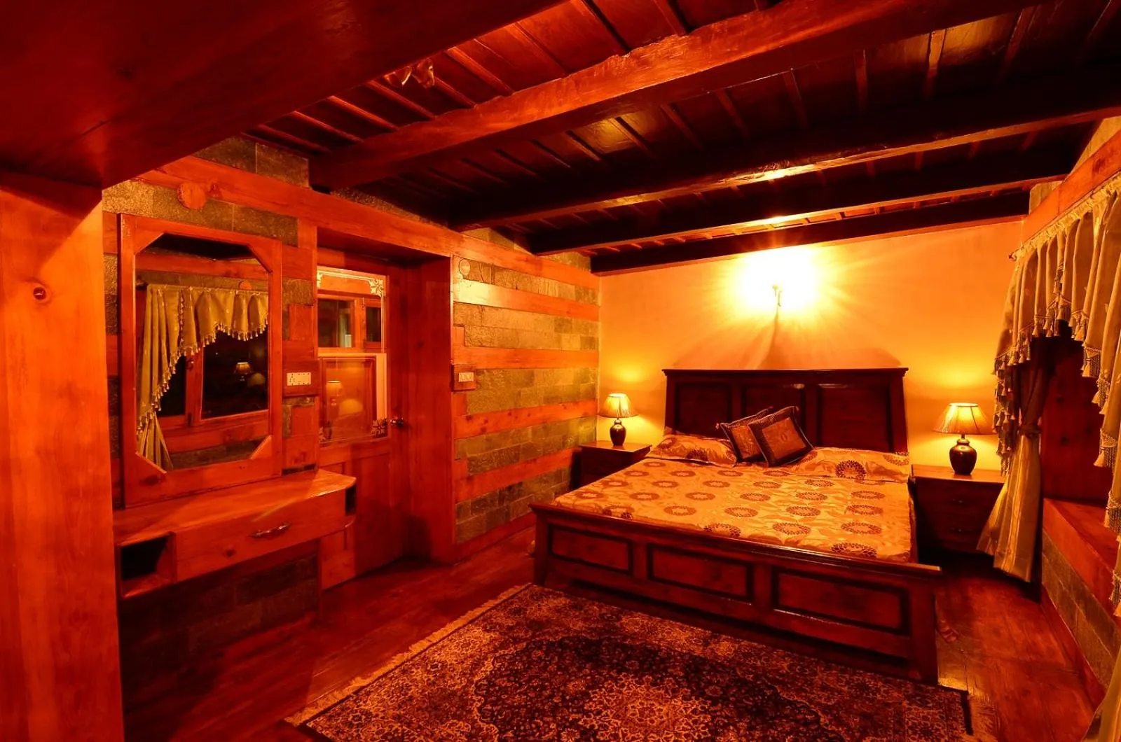 Bedroom, Bed in Himalyan Kothi Kais