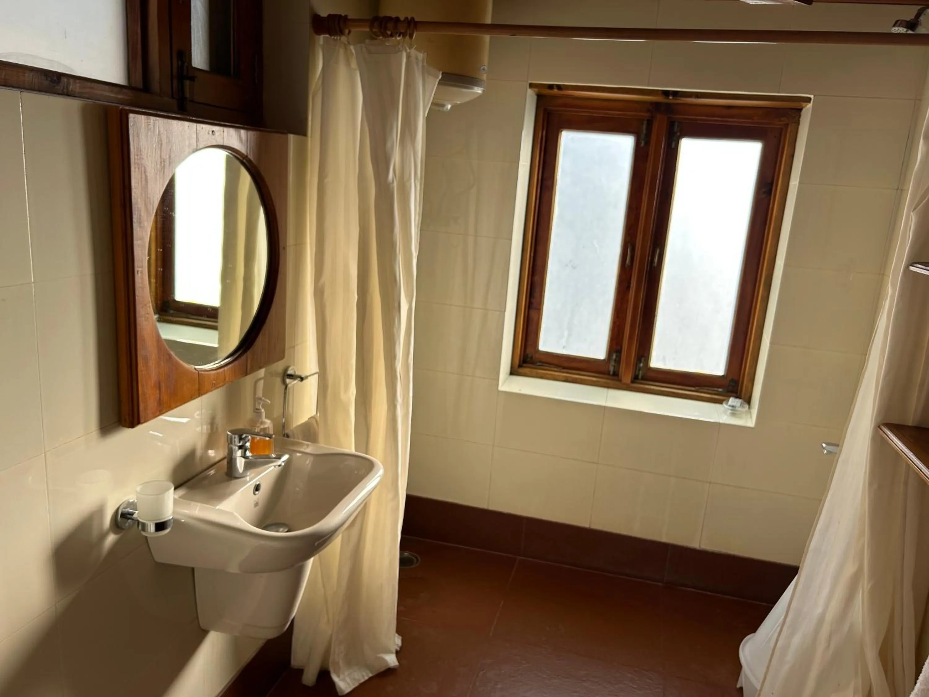 Bathroom in Himalyan Kothi Kais