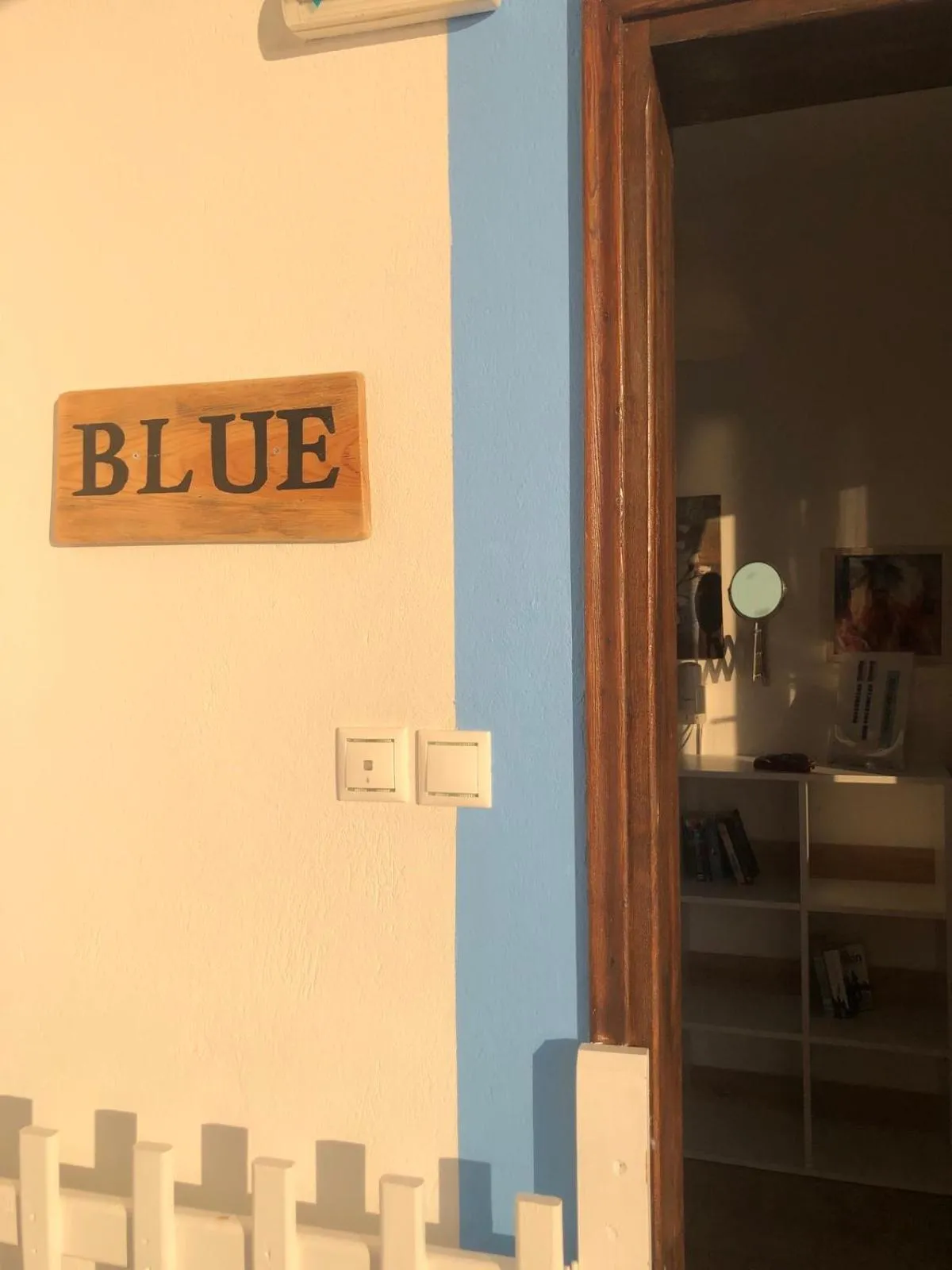 Text overlay in Maras Marinas Home