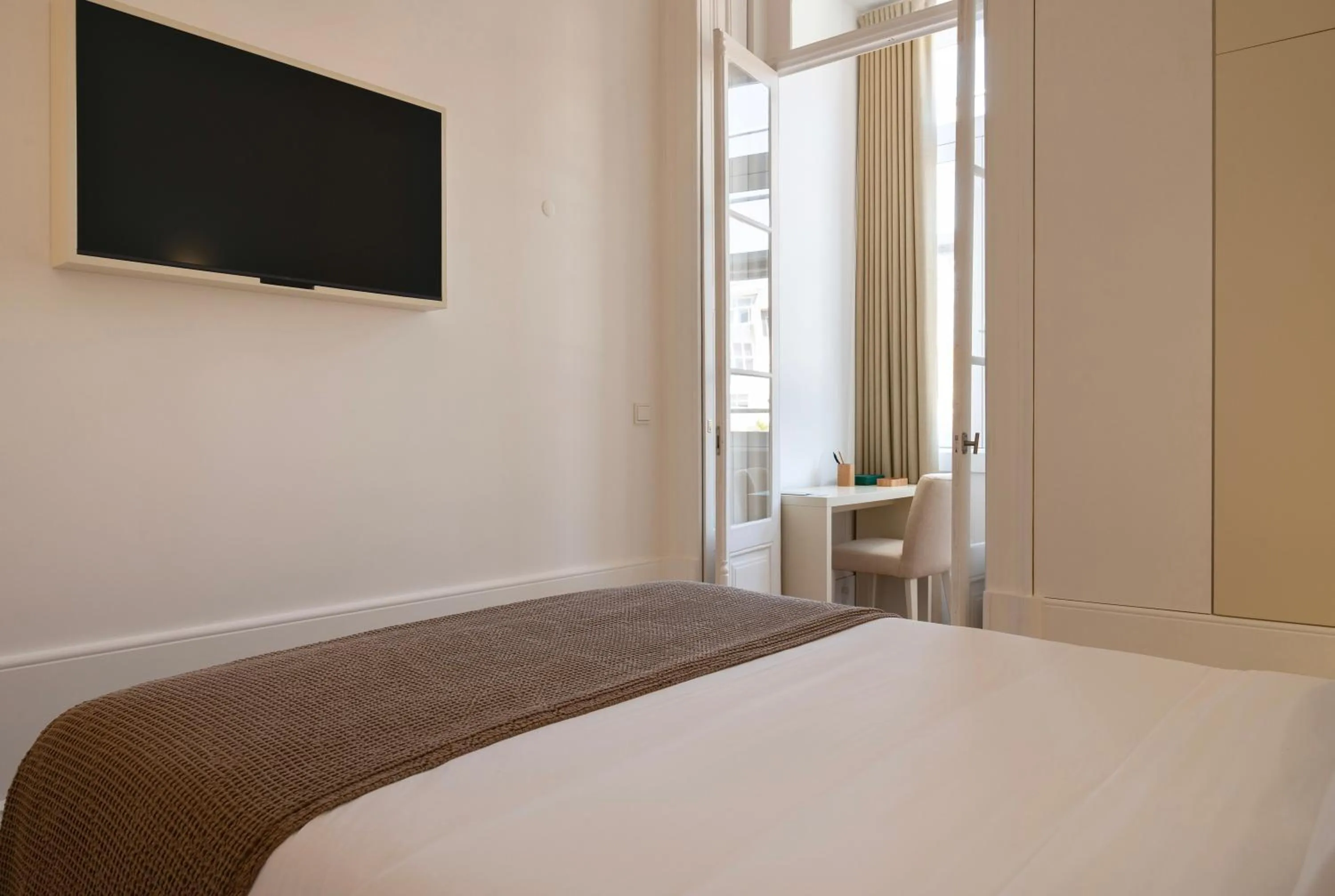 Decorative detail, Bed in Oporto Comfort Charming Cedofeita - Free Parking