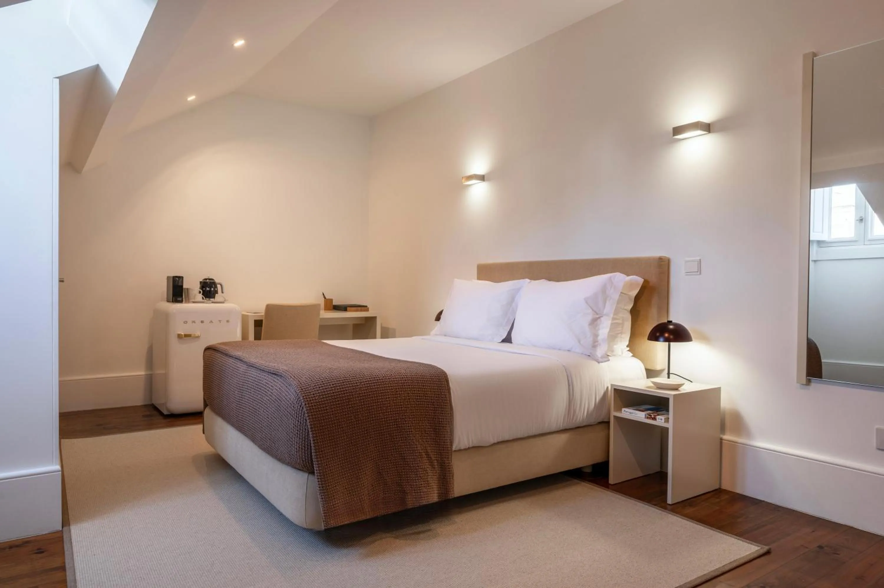 Decorative detail, Bed in Oporto Comfort Charming Cedofeita - Free Parking