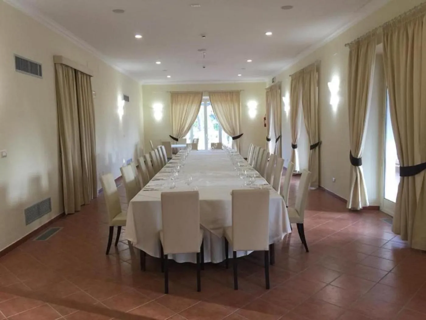 Restaurant/places to eat in Park Hotel Villamaria