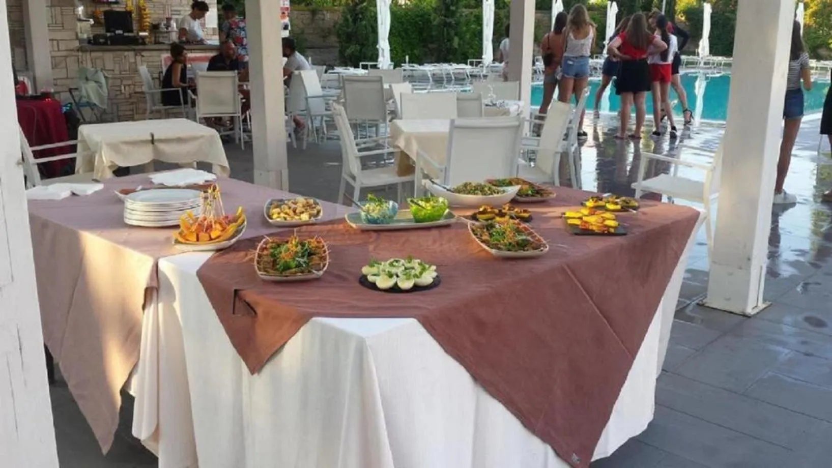 Restaurant/places to eat in Park Hotel Villamaria