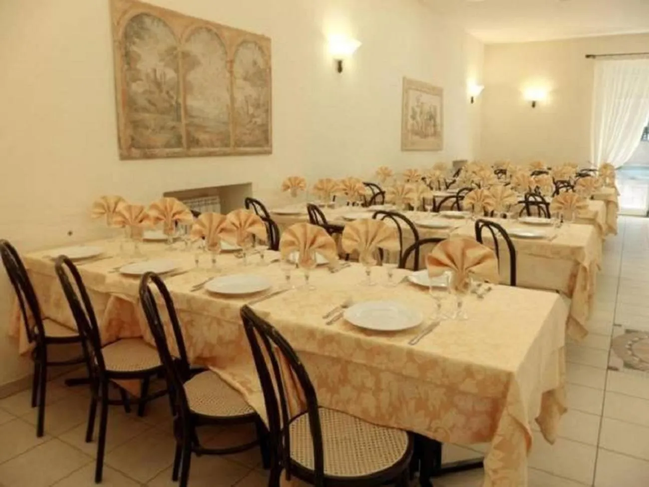 Restaurant/places to eat in Park Hotel Villamaria