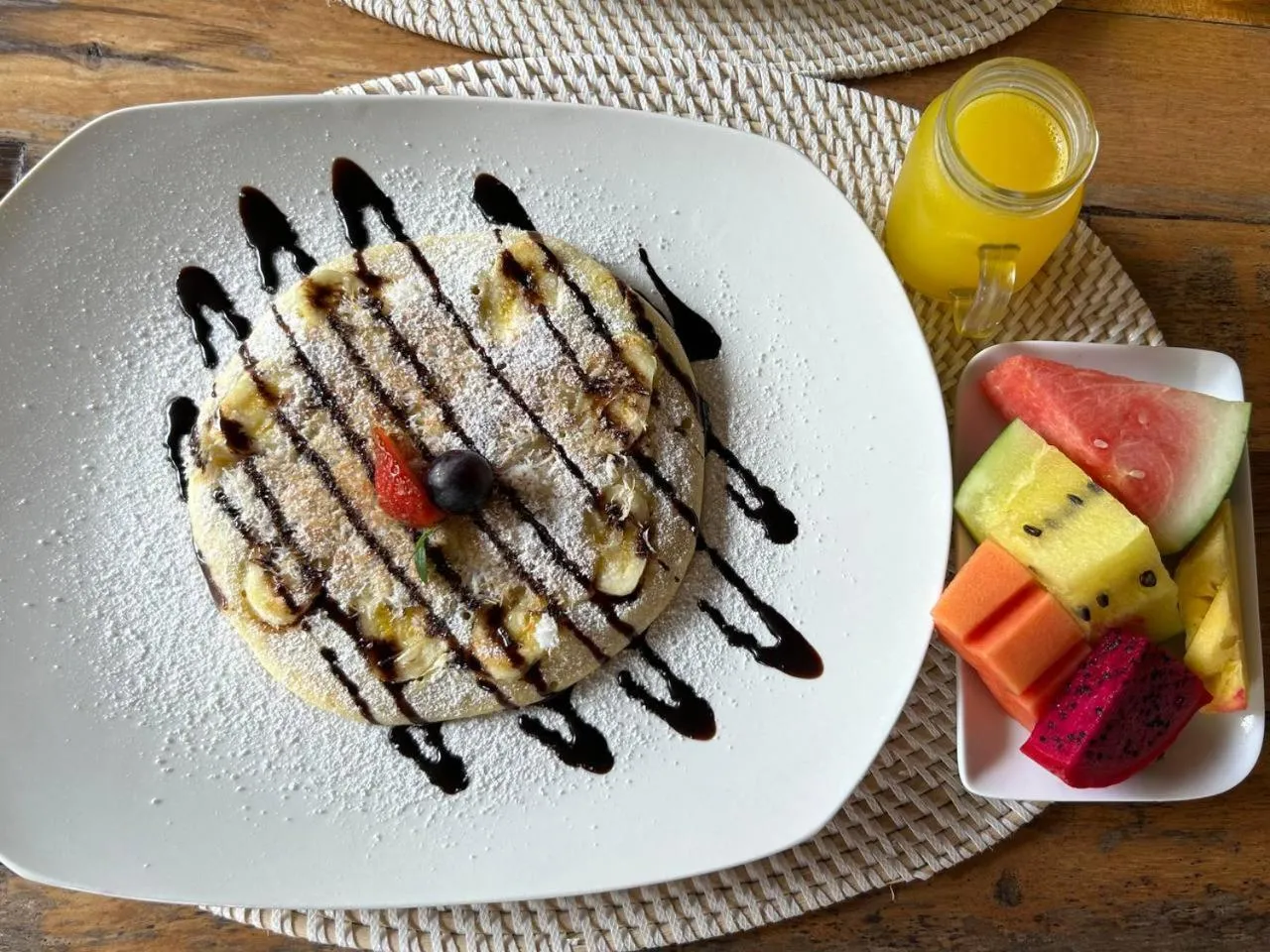 Food and drinks in Didu's Homestay Bed & Breakfast