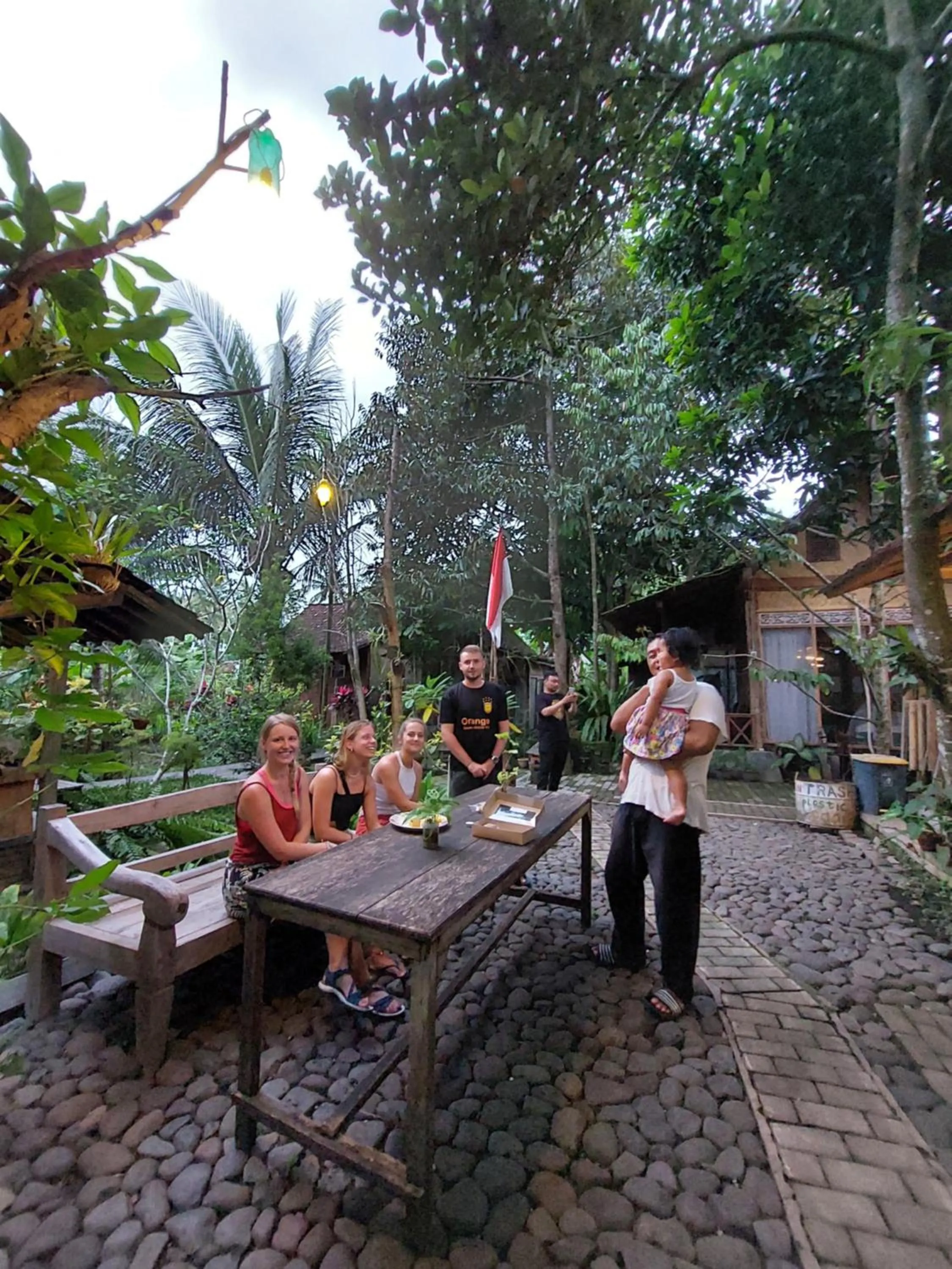 Restaurant/places to eat in Didu's Homestay Bed & Breakfast