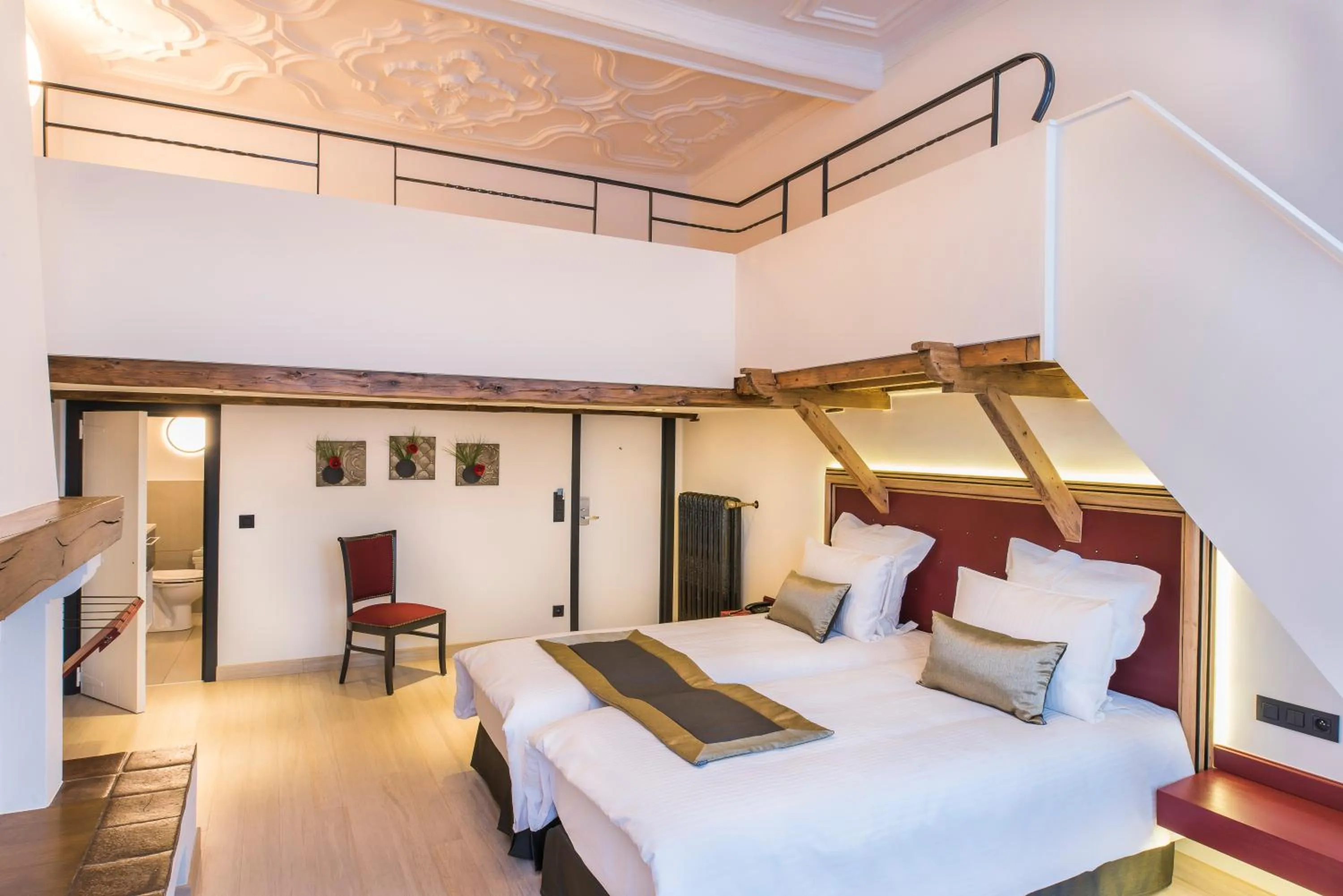 Photo of the whole room, Bed in Hotel Agora Brussels Grand Place