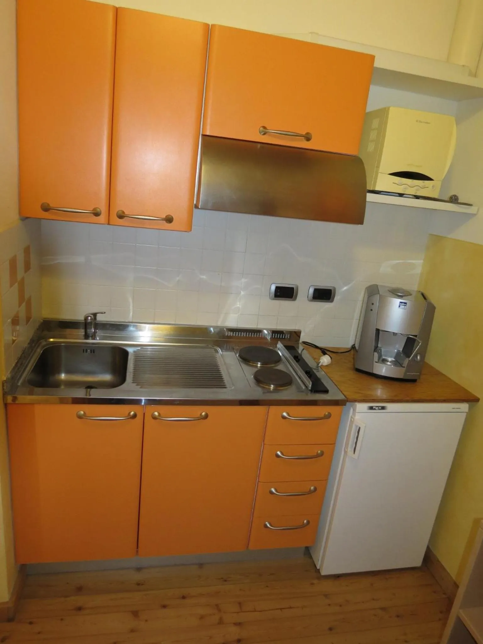 Kitchen or kitchenette in La Baita D'Oro Ristorante Residence