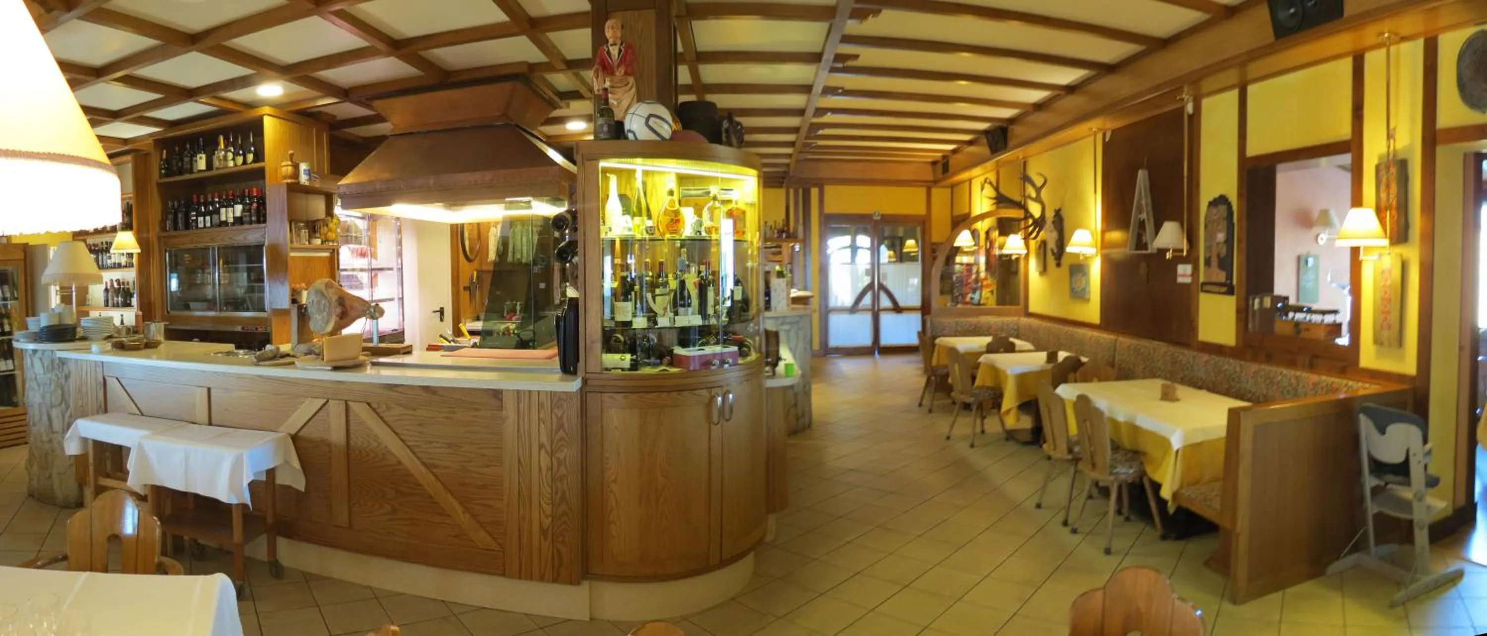 Restaurant/places to eat in La Baita D'Oro Ristorante Residence