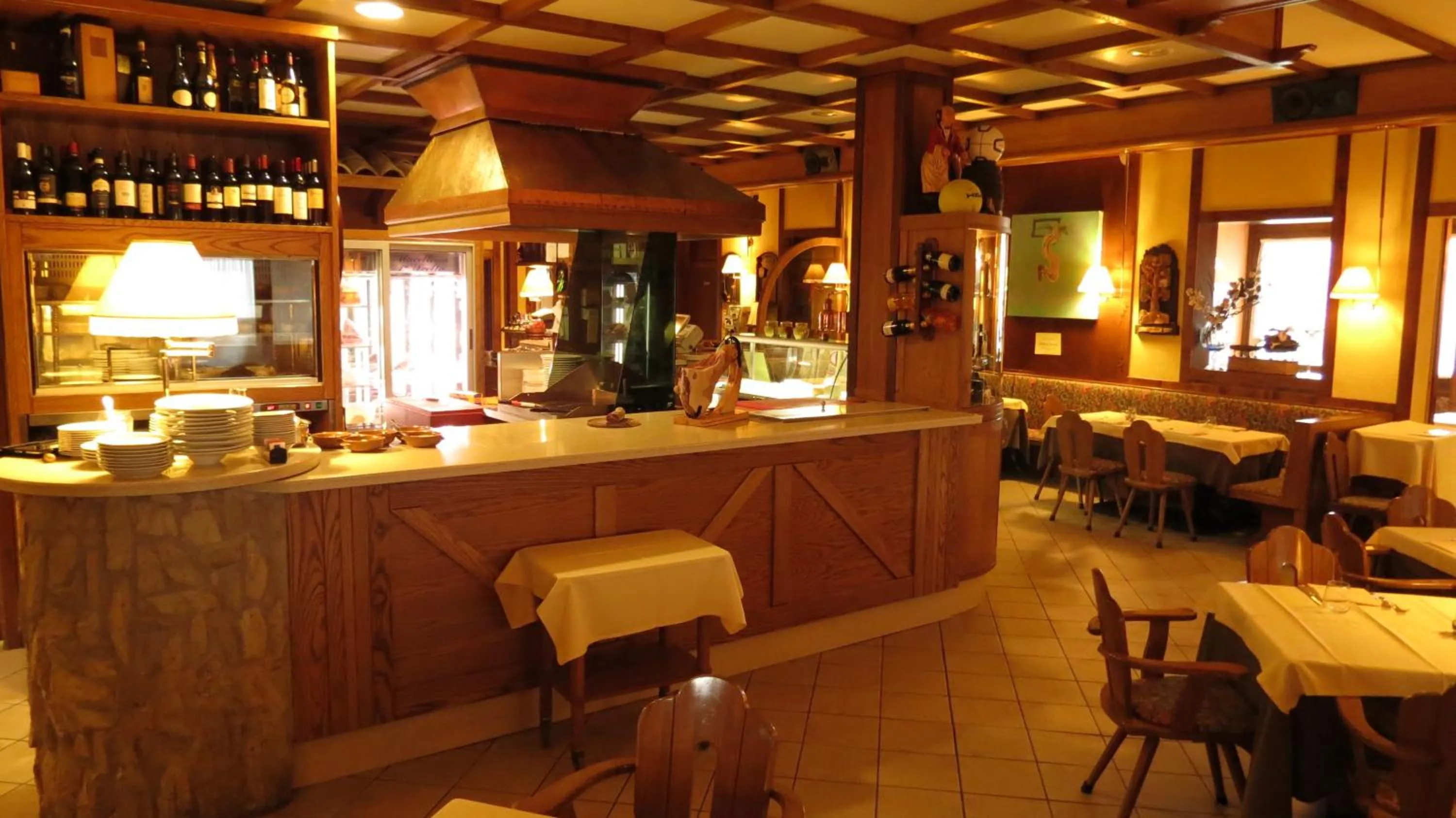 Restaurant/places to eat in La Baita D'Oro Ristorante Residence
