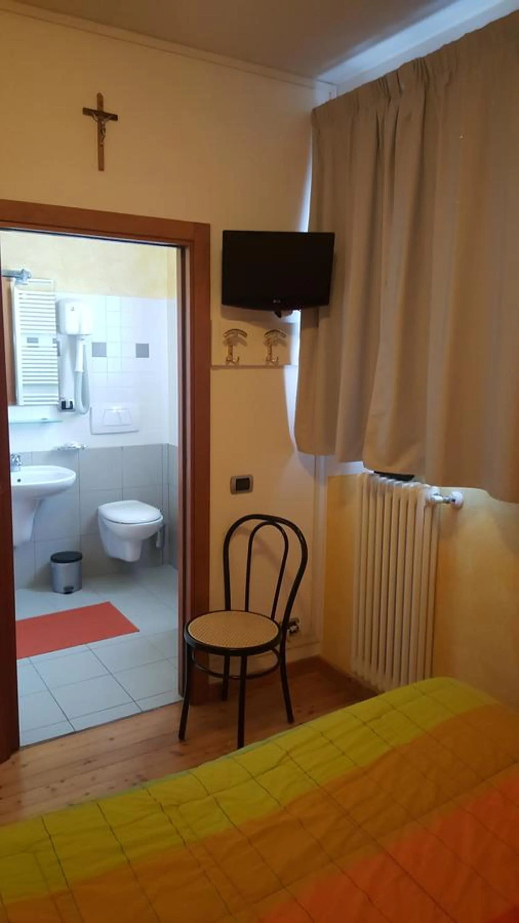 Bathroom, Bed in La Baita D'Oro Ristorante Residence