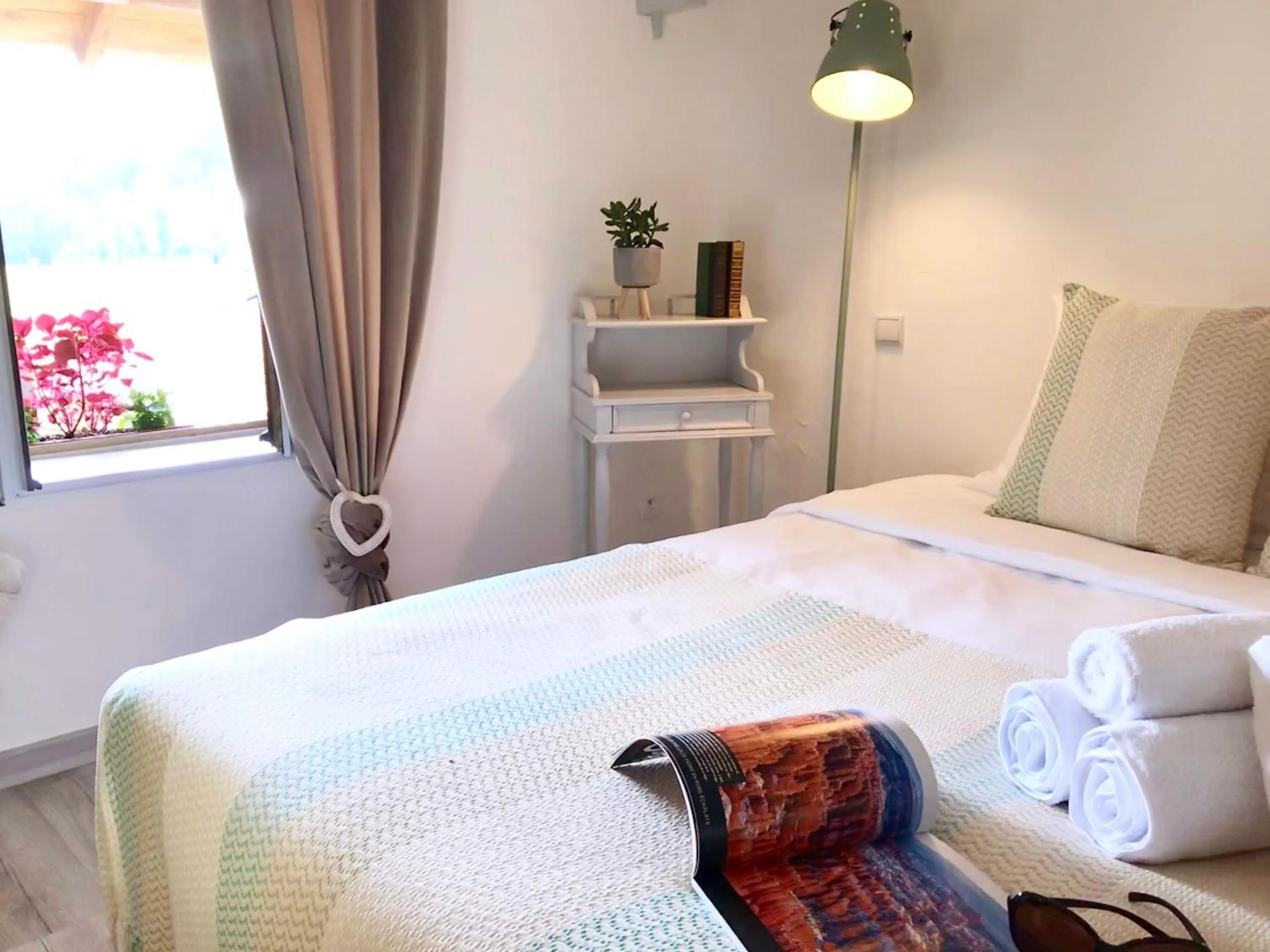 Bed in HOSTELLERIE DES BICHONNIERES