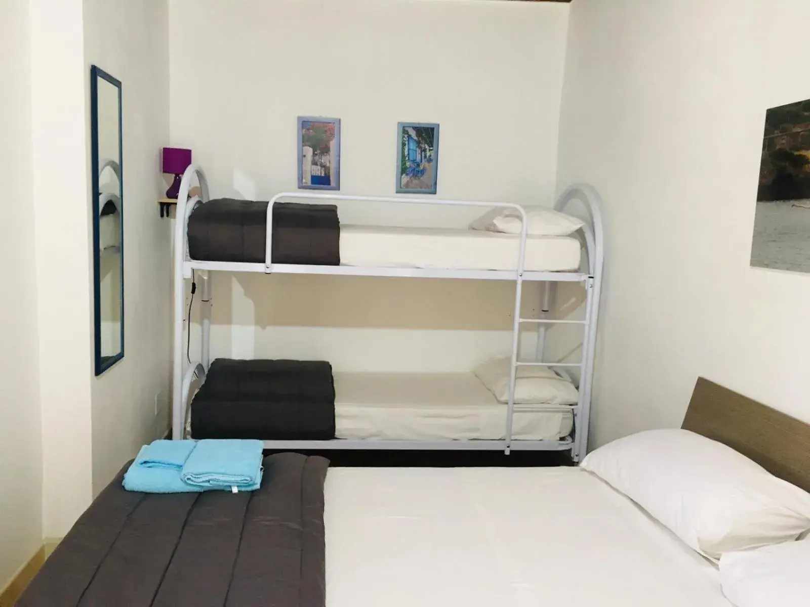 Quadruple Room with Private Bathroom in B&B Macchia Mediterranea Quadruple Room with Private Bathroom in B&B Macchia Mediterranea