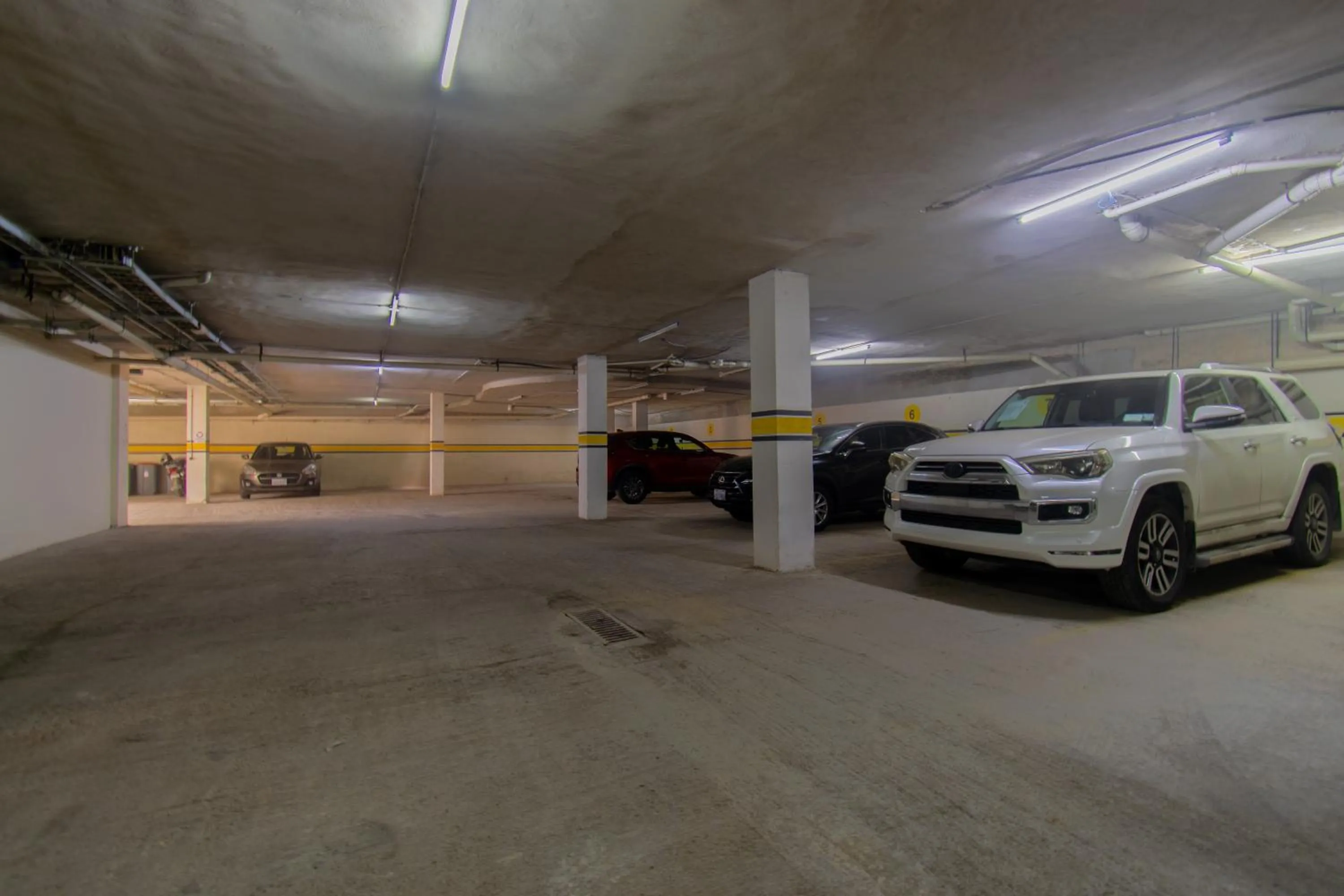 Parking in Mai Suites Apart Hotel