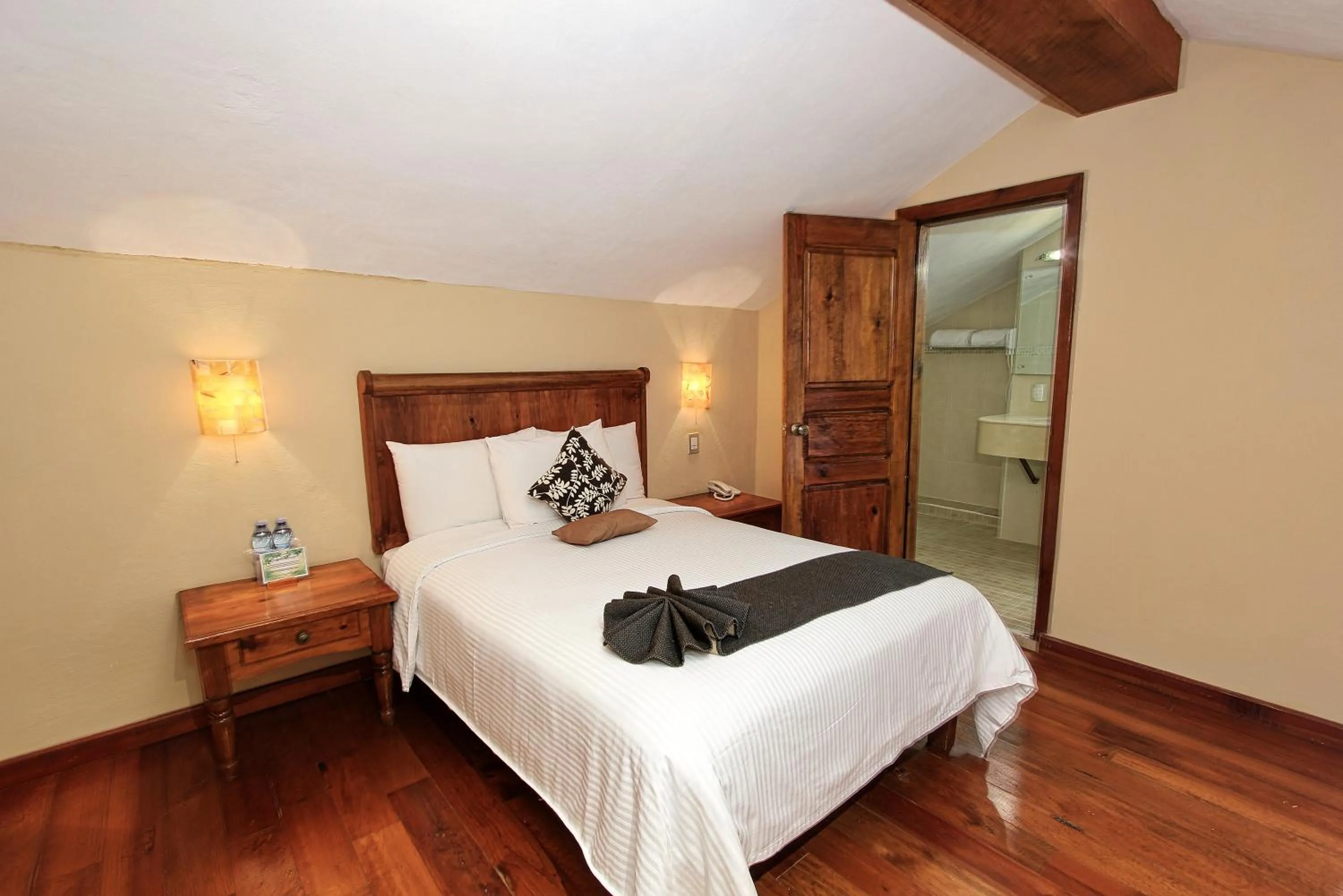 Bedroom, Bed in Hotel San Marcos