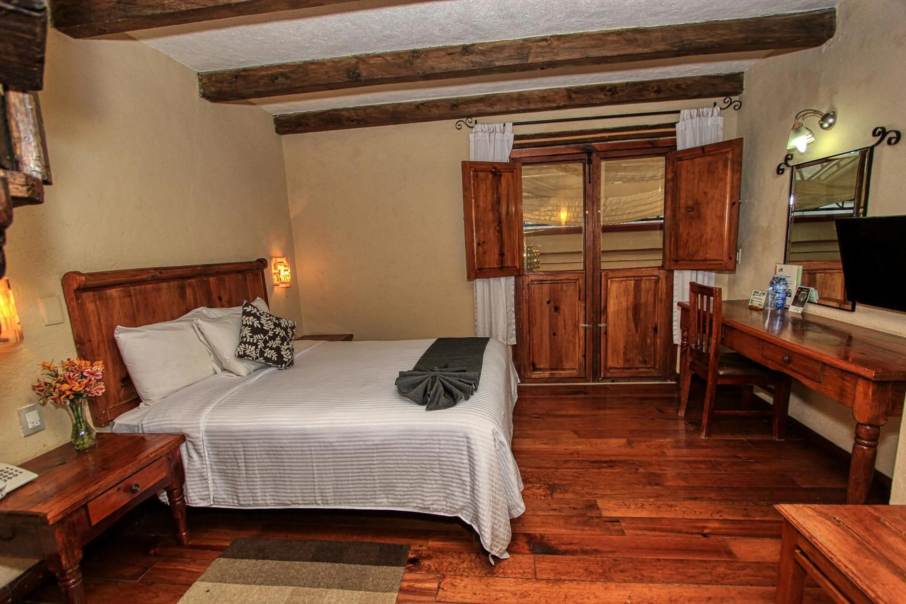 Bedroom, Bed in Hotel San Marcos